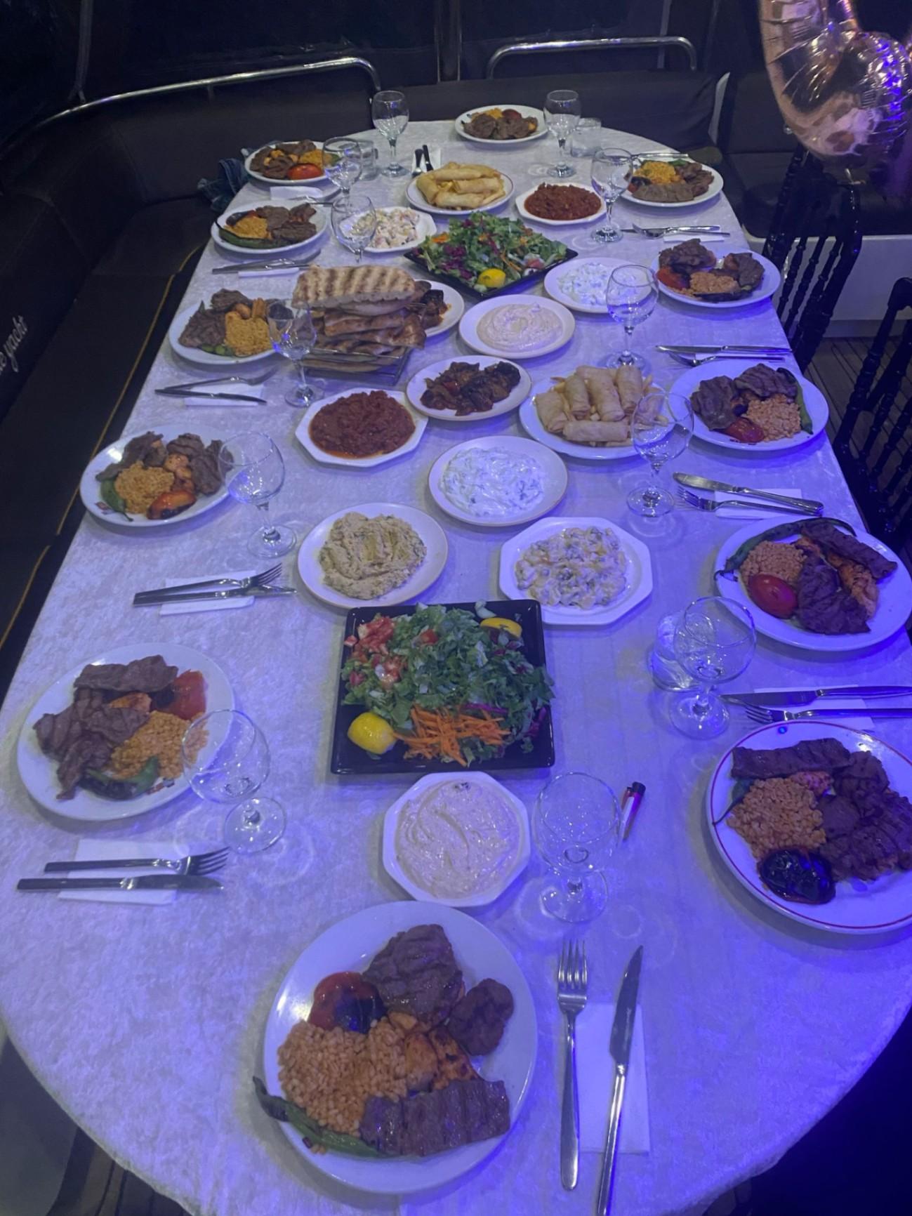 IFTAR TOUR ON THE BOSPHORUS WITH A LUXURY YACHT FOR 20 PEOPLE-14