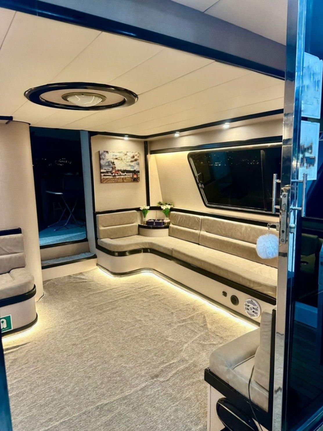 IFTAR TOUR ON THE BOSPHORUS WITH A LUXURY YACHT FOR 20 PEOPLE-12