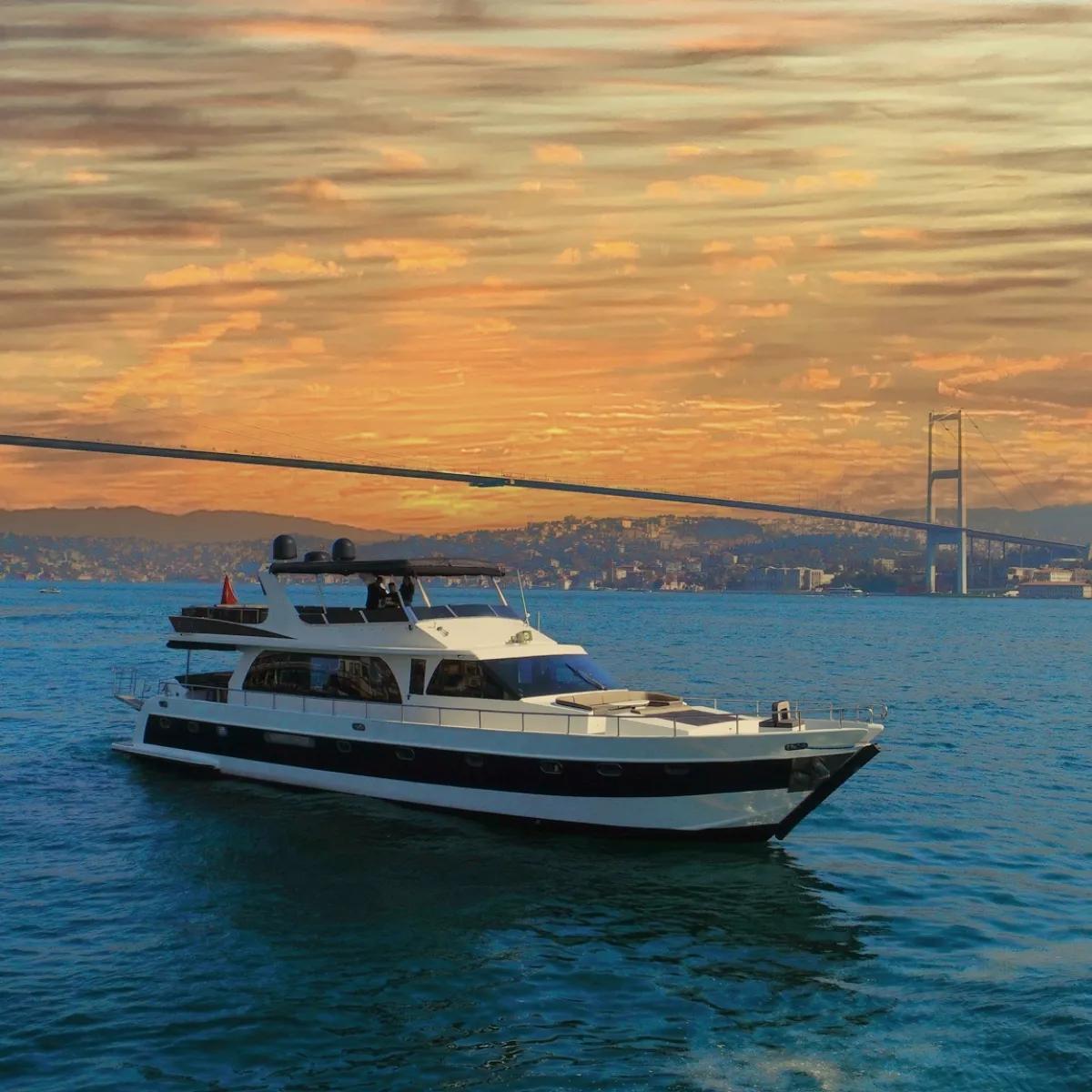 Bosphorus Golden Sunset Cruise on Yacht-2