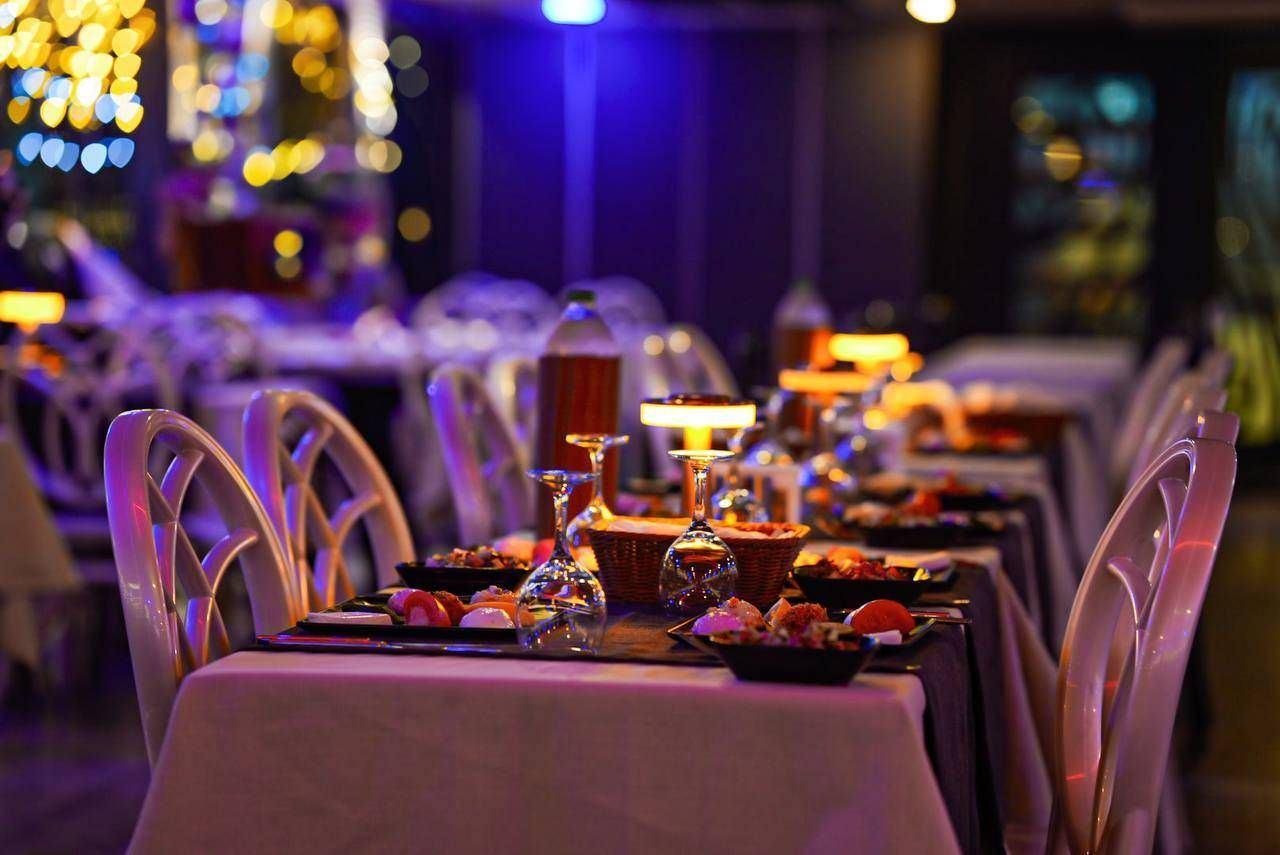 Boğaz’da Yılbaşı Gecesi: Özel Gösteriler, Sınırsız Yemek ve Alkol ile Unutulmaz Kutlama!-1