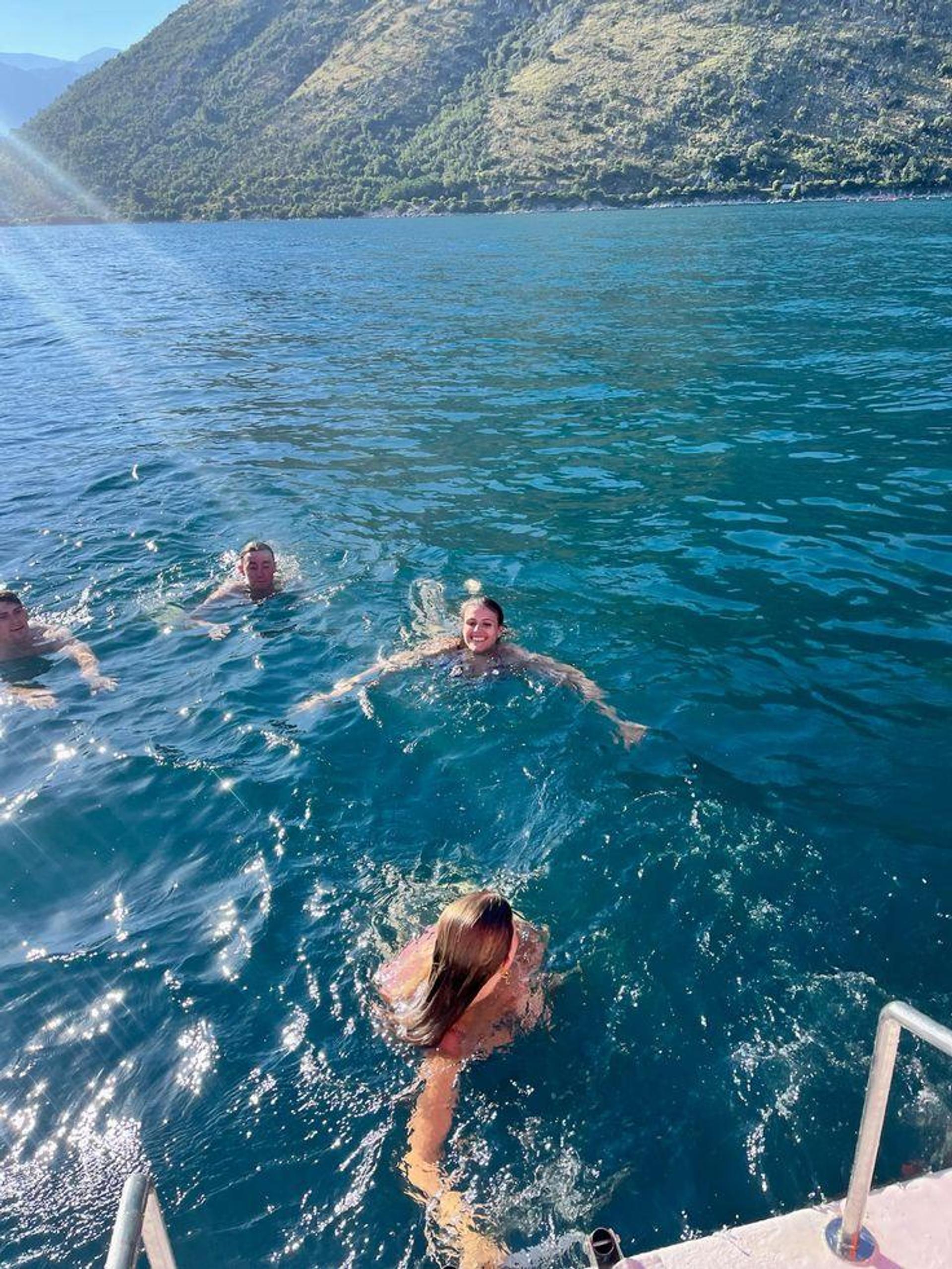 İstanbul'da Adalar'da Yüzme Turu & Boğaz Turu (Öğle Yemeği Dahil!) - photo 1