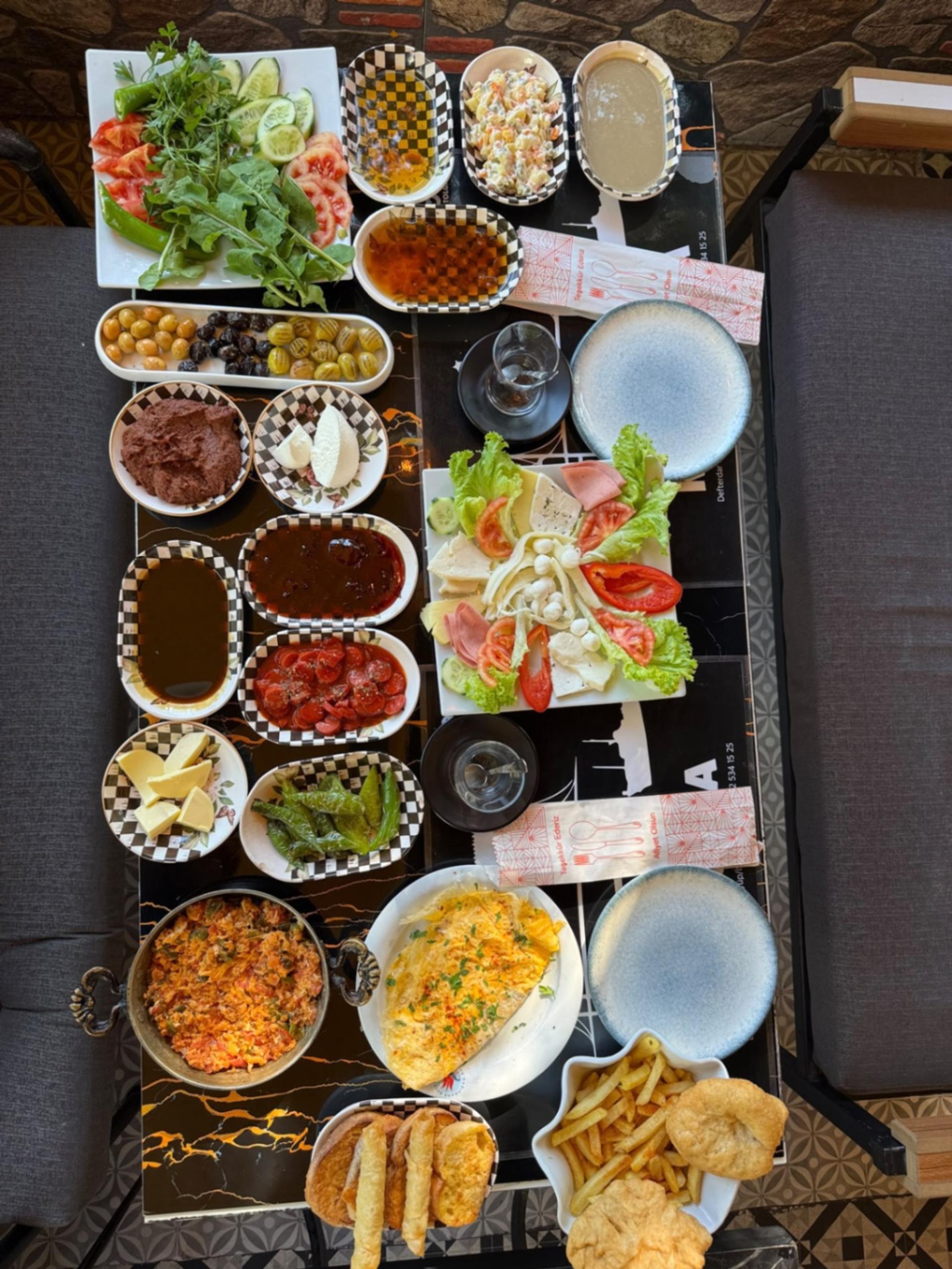 Private Yacht Breakfast Cruise on the Bosphorus in Istanbul | Turkish-Style Breakfast & Scenic Cruise - photo 2