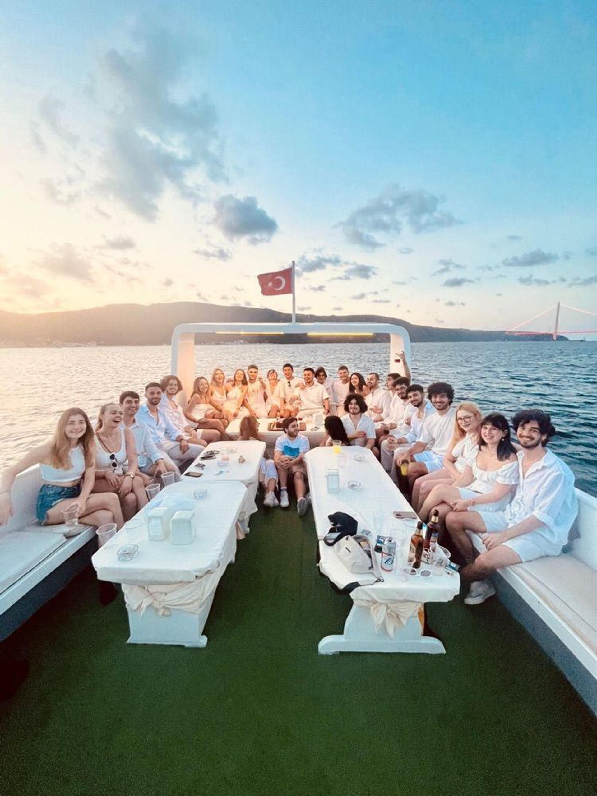 Rental Custom made 15m Motor Yacht - 90 - photo 12
