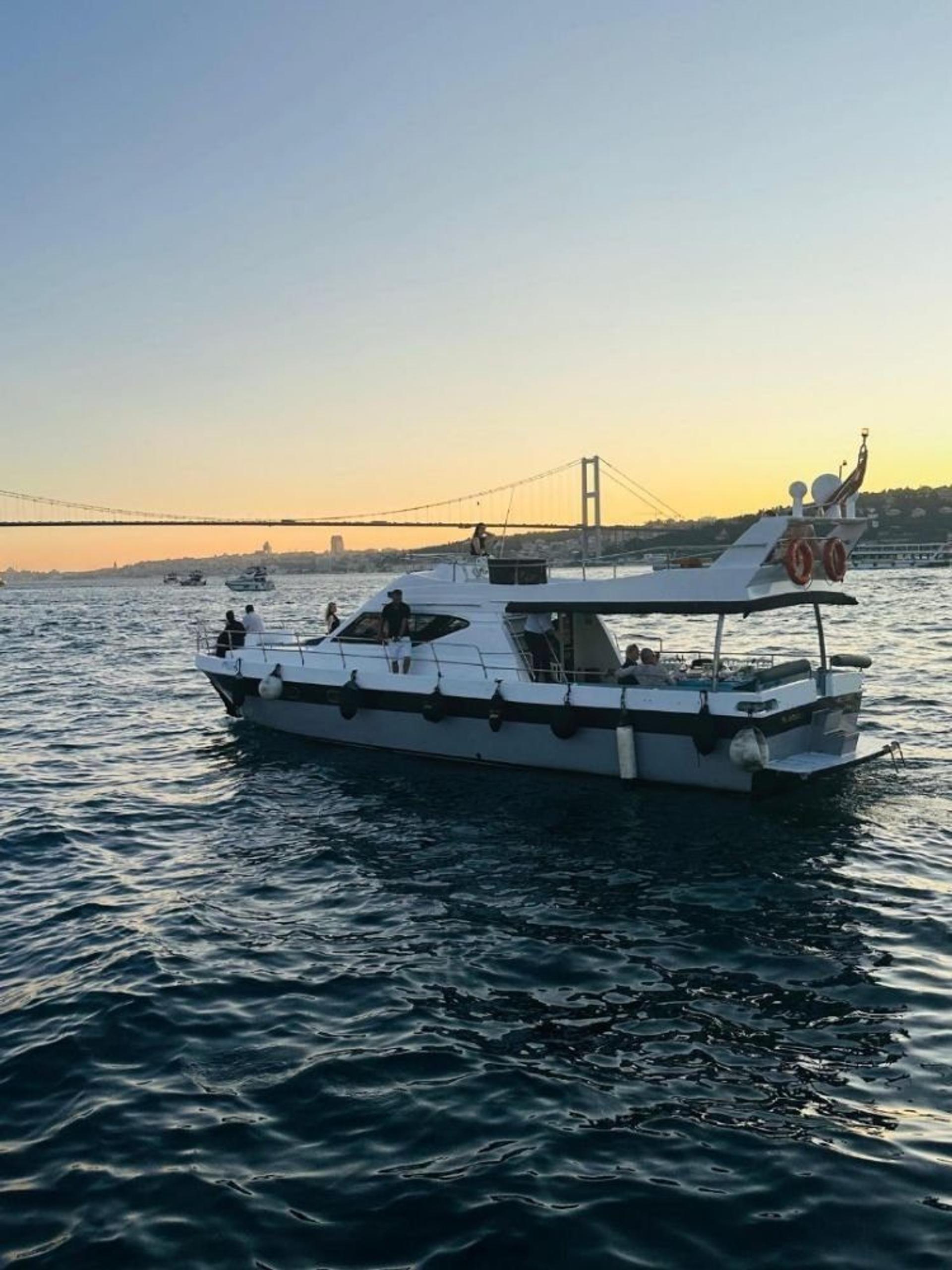 Rental Custom made 16m Motor Yacht - 1150 - photo 4