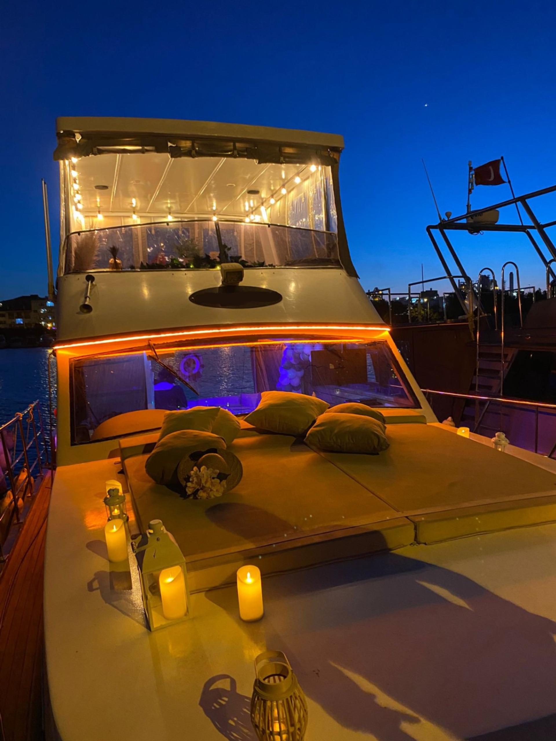 Rental Custom made 12m Motor Yacht - 881 - photo 25