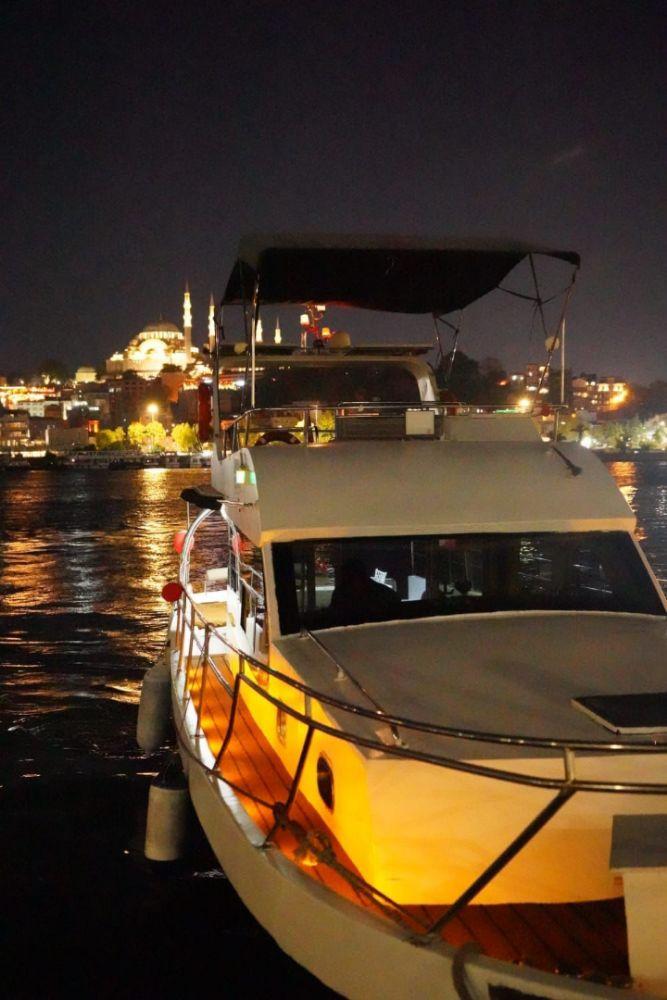 Rental Custom made 14m Motor Yacht - 421-34