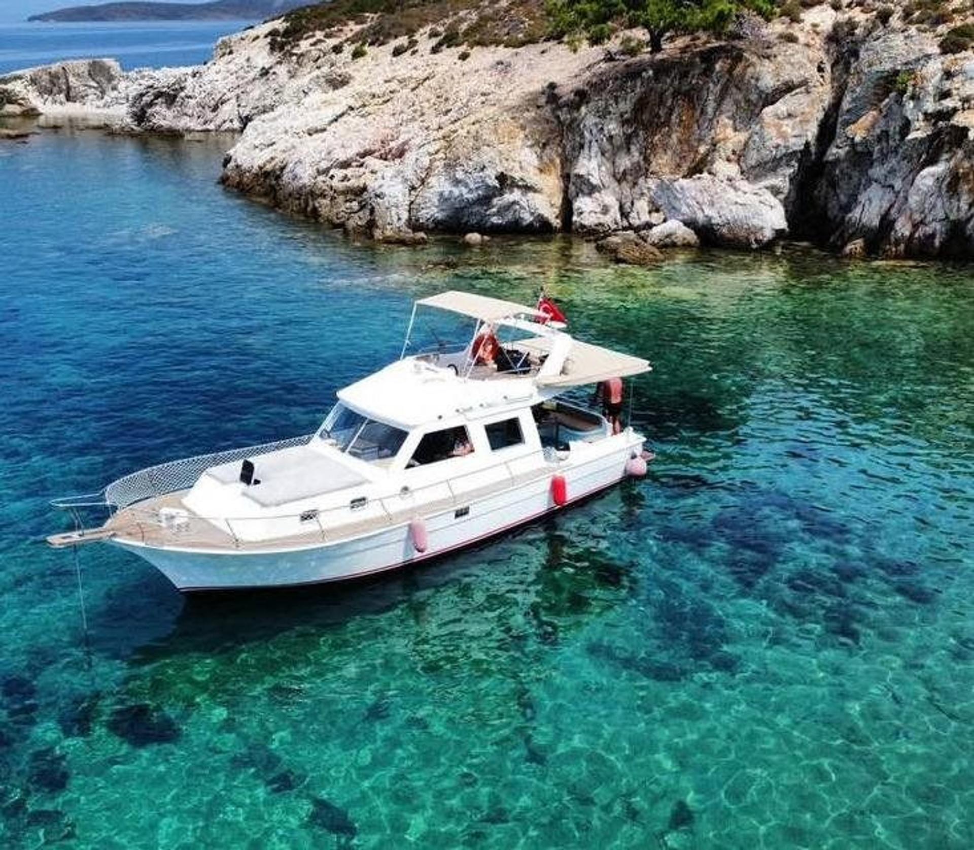 Kiralık Özel yapım 12m Motoryat - 901 - photo 1