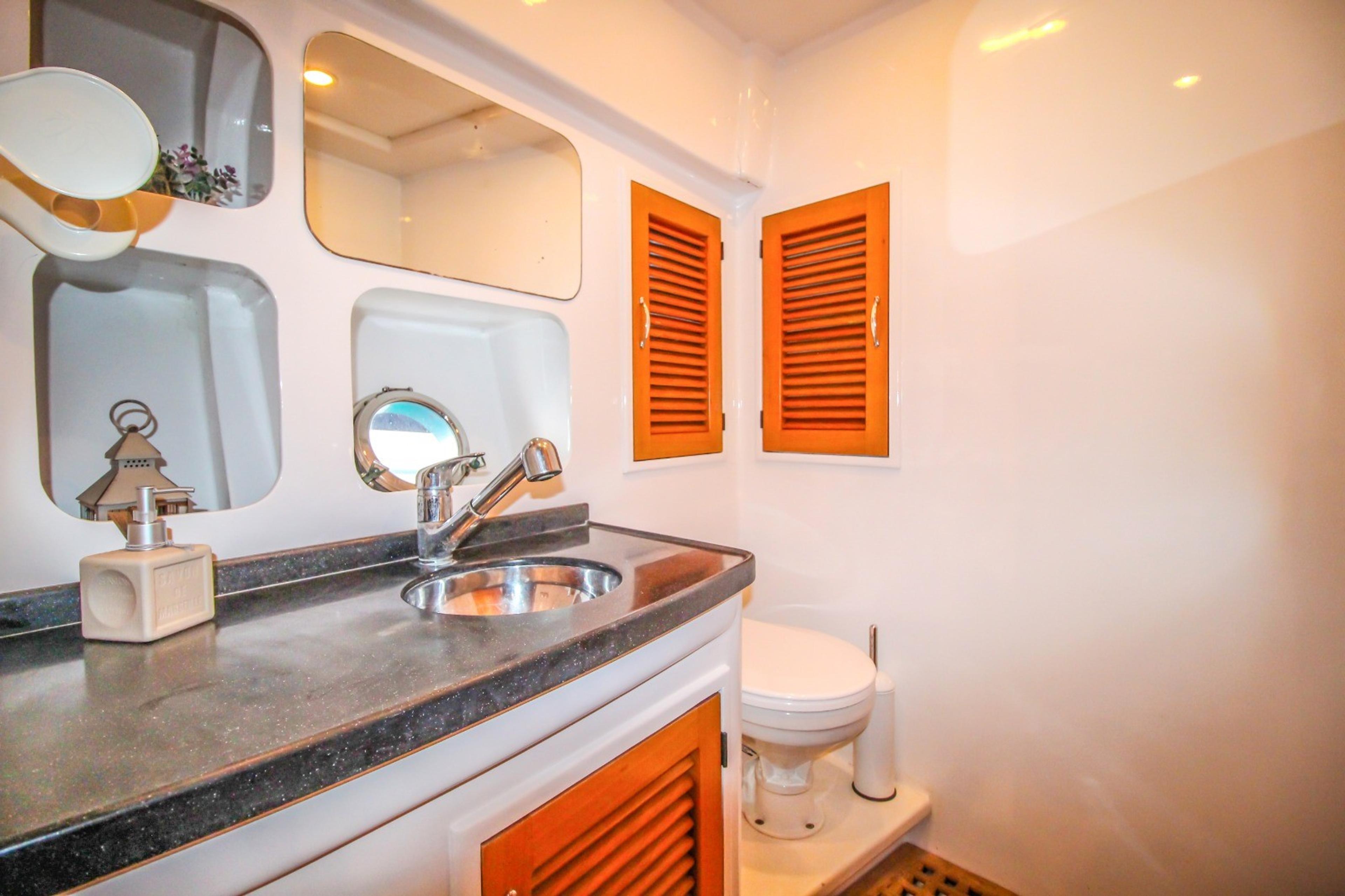 Rental Custom made 17m Motor Yacht - 841 - photo 10
