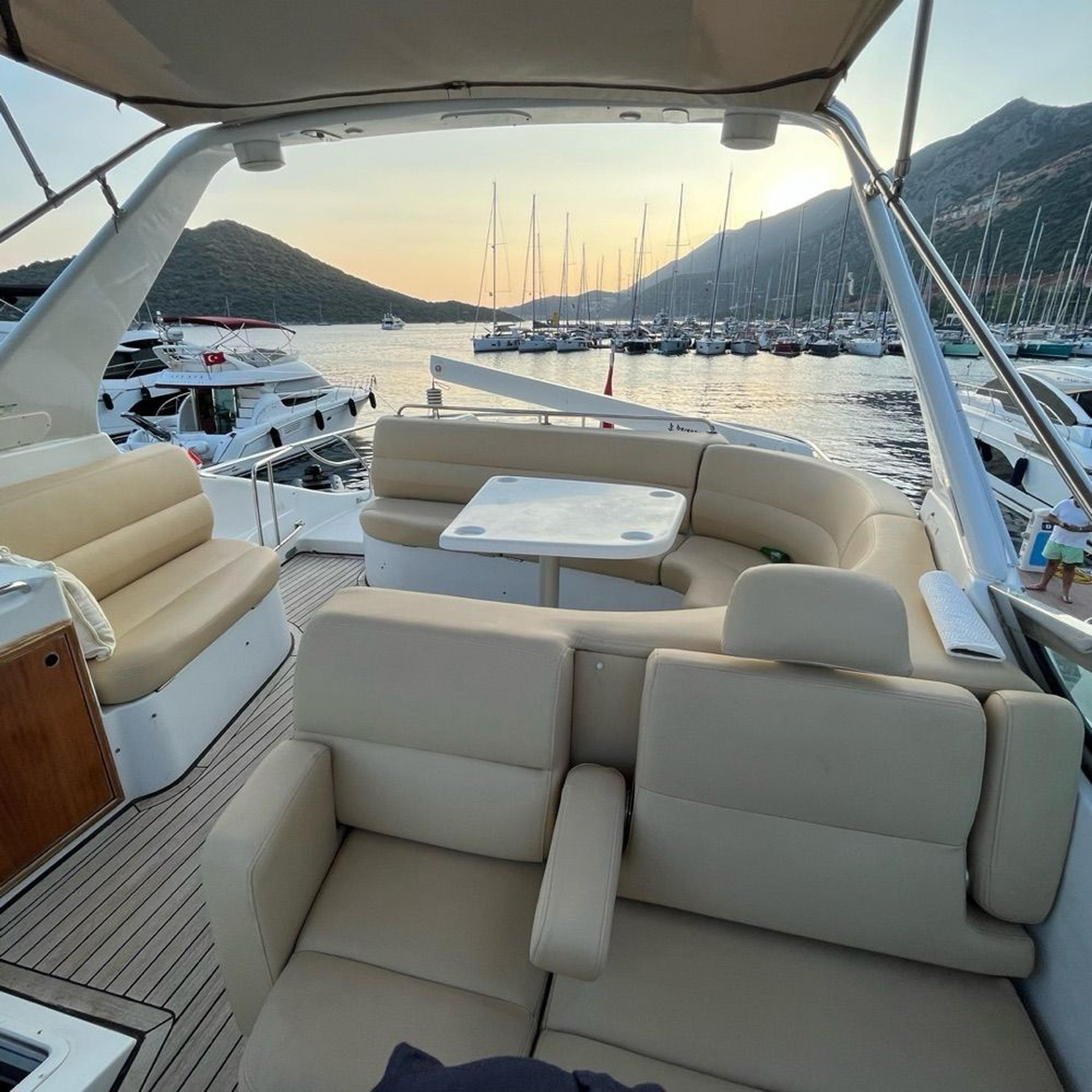 Rental Carver 17m Motor Yacht - 623 - photo 6