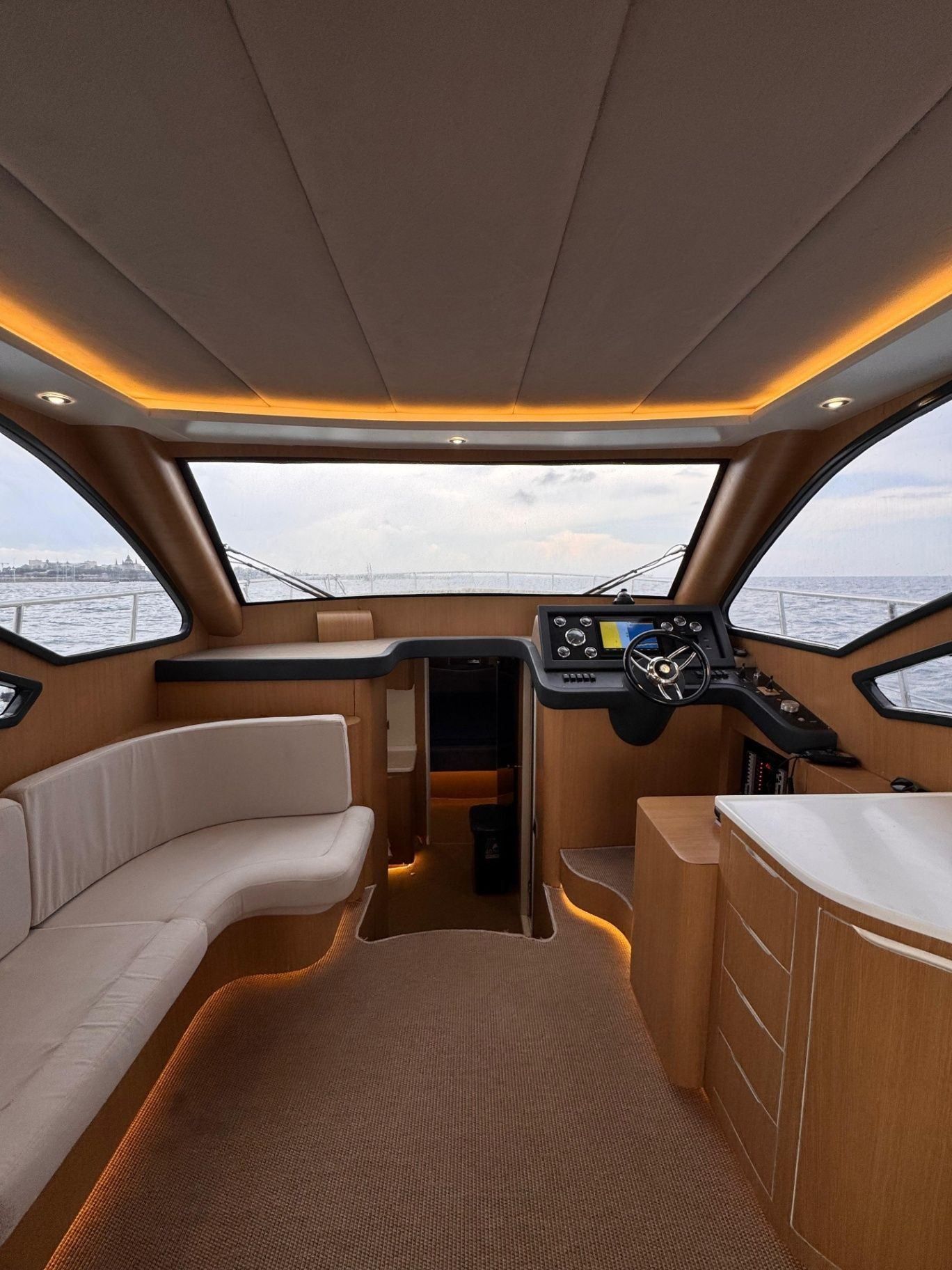 Özel yapım 14m Motoryat