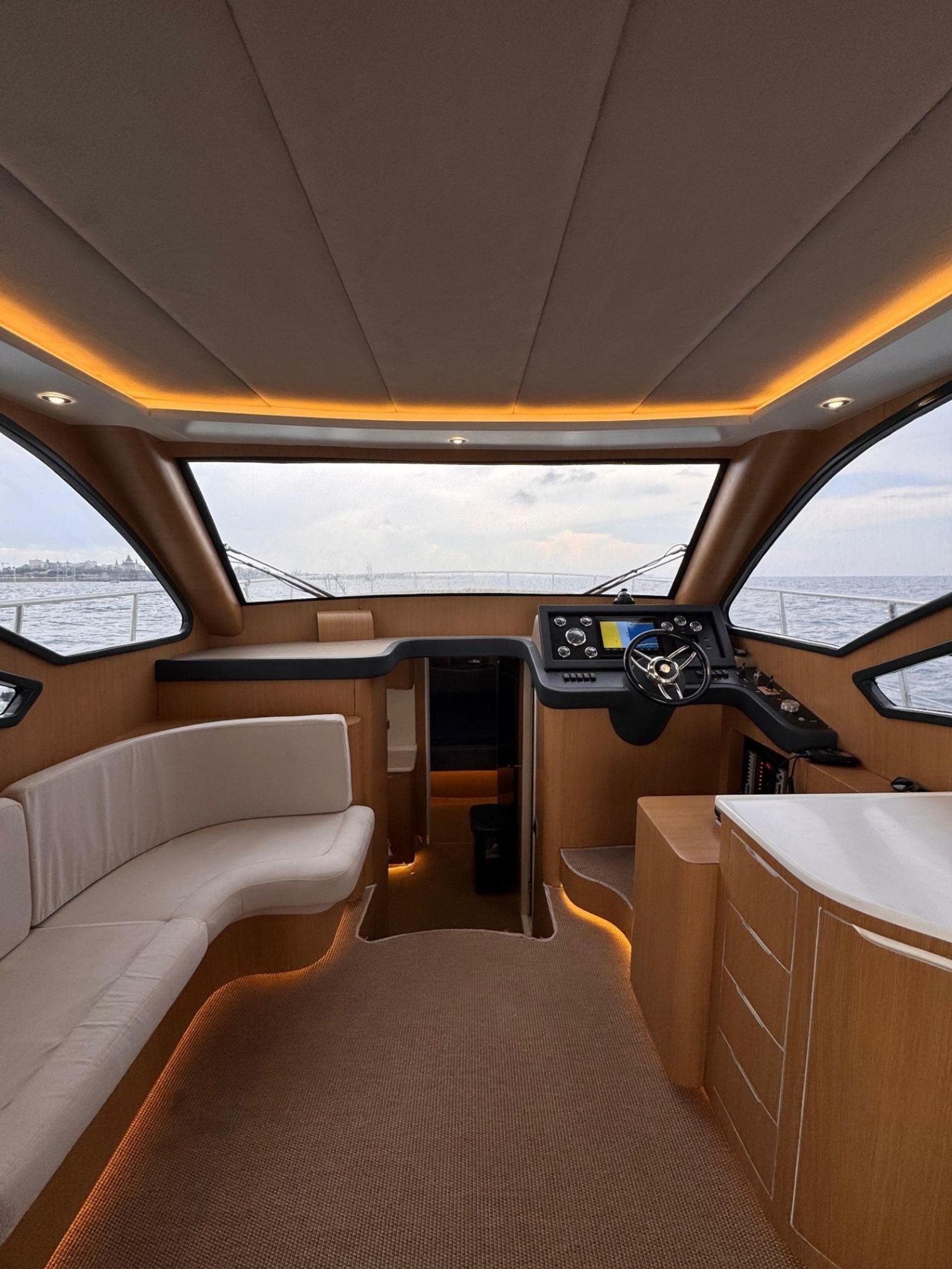 Kiralık Özel yapım 14m Motoryat - 916 - photo 10
