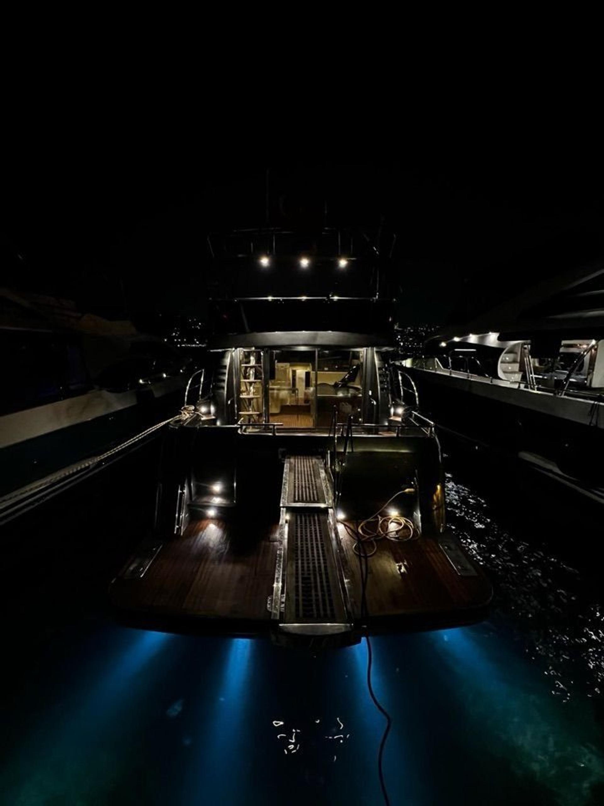 Rental Custom made 17m Motor Yacht - 854 - photo 6