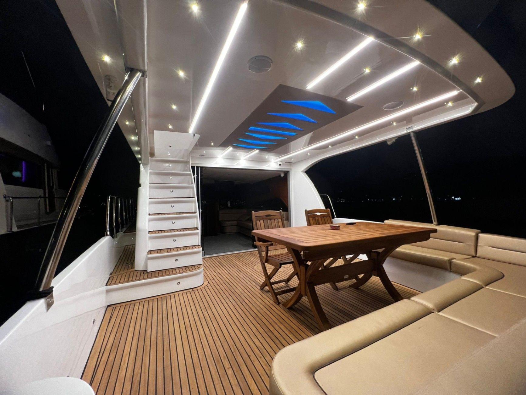 Rental Custom made 17m Motor Yacht - 42-8