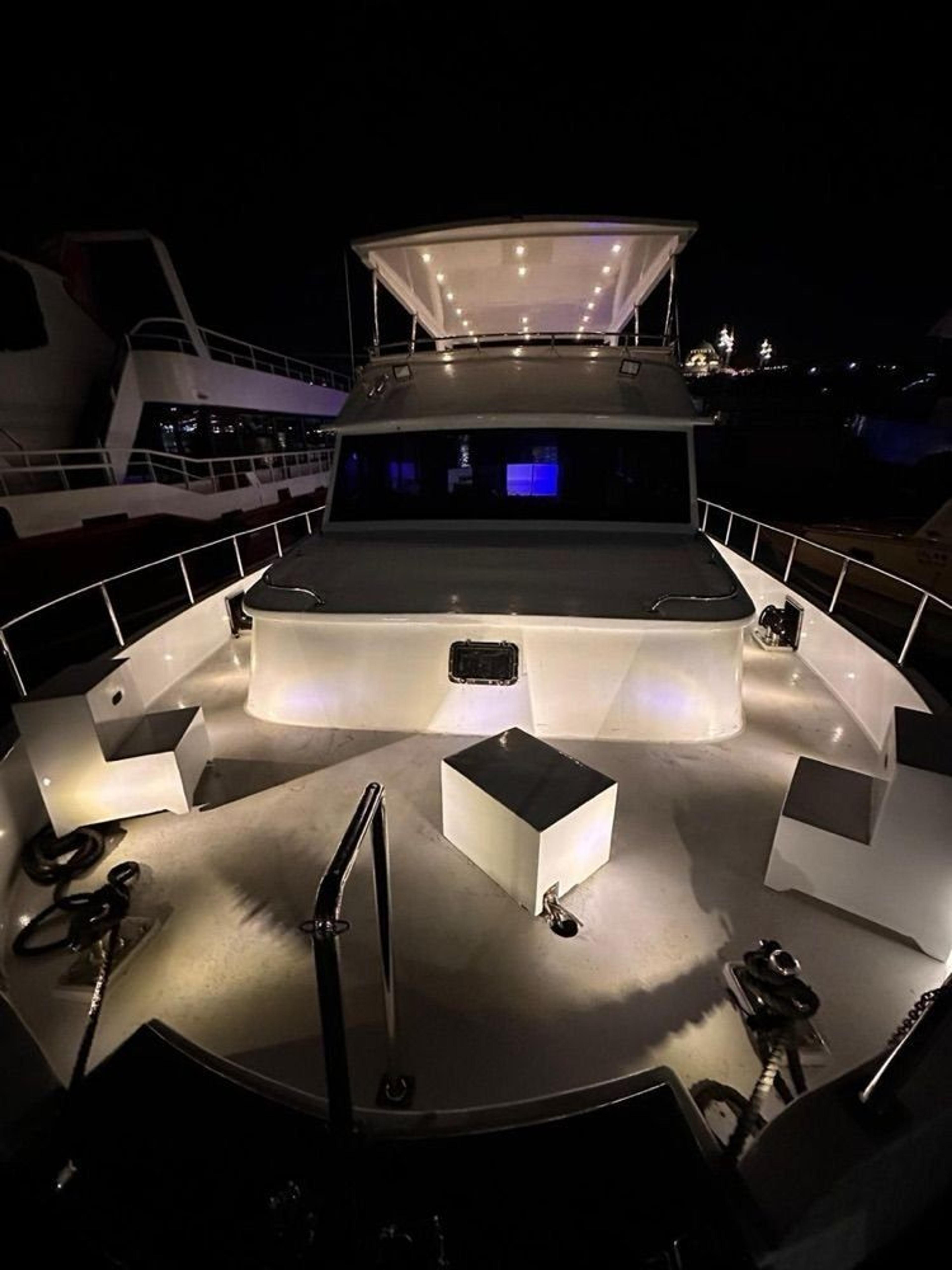 Rental Custom made 20m Motor Yacht - 862 - photo 5