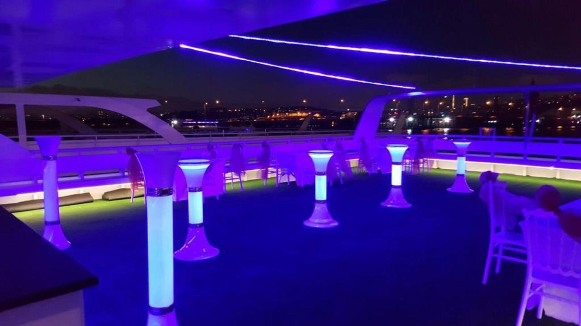 Rental Custom made 24m Party Boat - 67 - photo 13
