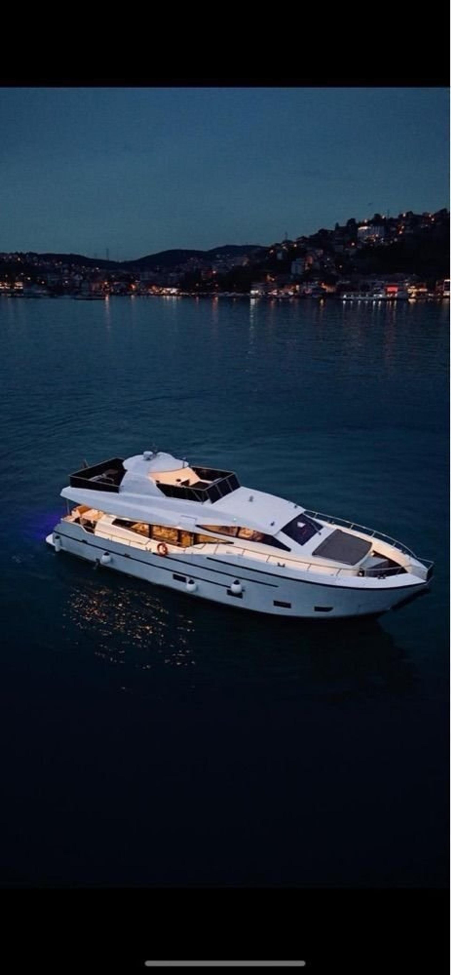 Rental Custom made 22m Motor Yacht - 1107 - photo 1