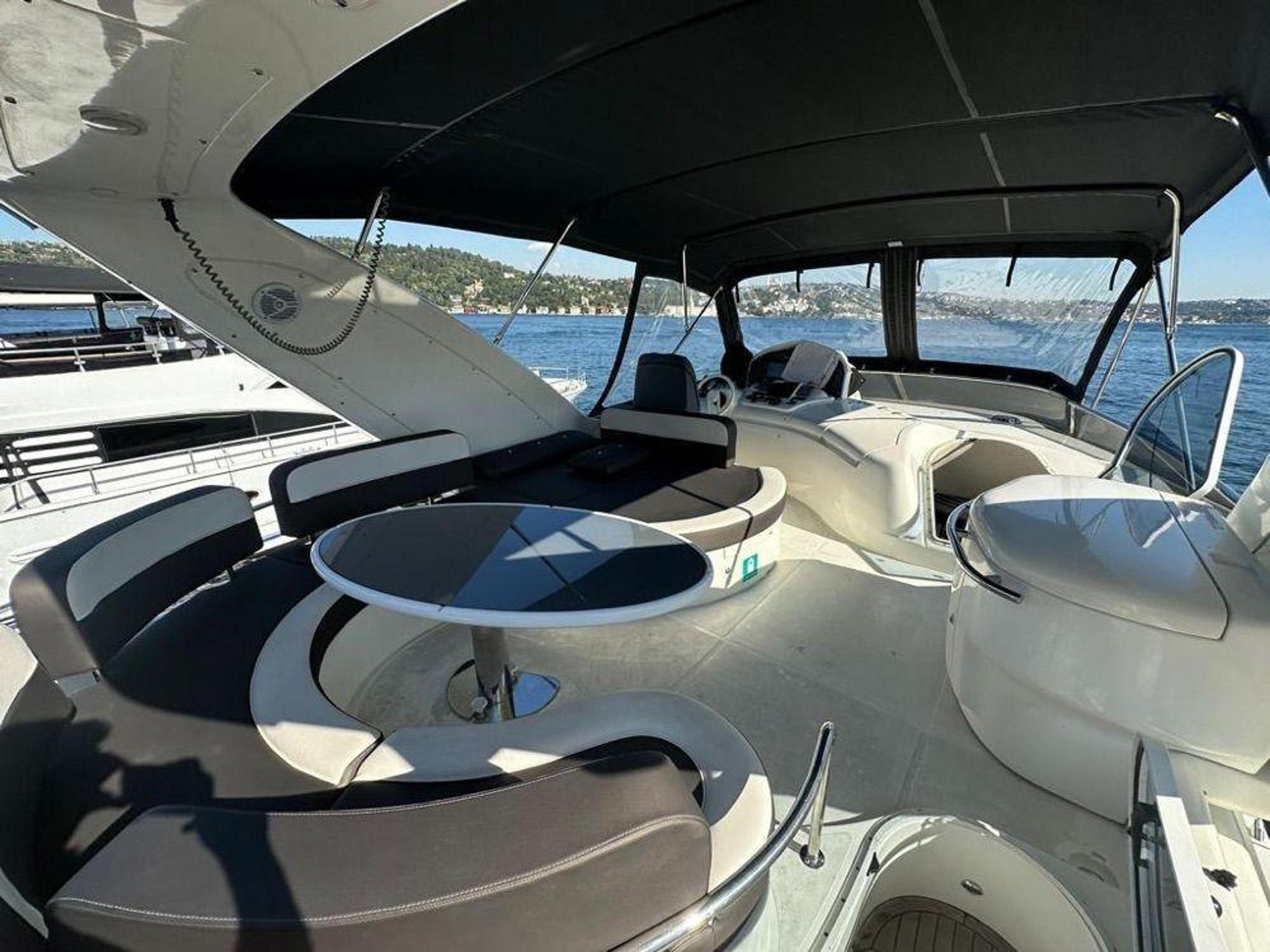 Kiralık Azimut 22m Motoryat - 347 - photo 17
