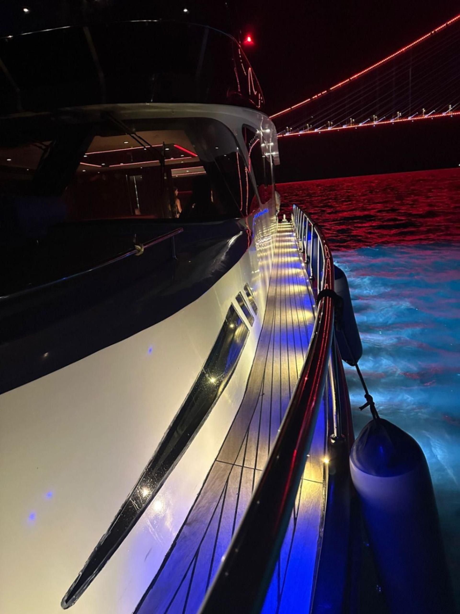 Rental Custom made 22m Motor Yacht - 152 - photo 23