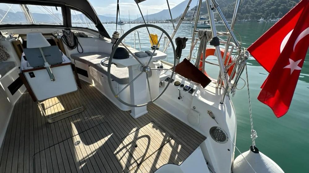 Rental Bavaria 14m Sailboat - 560-8