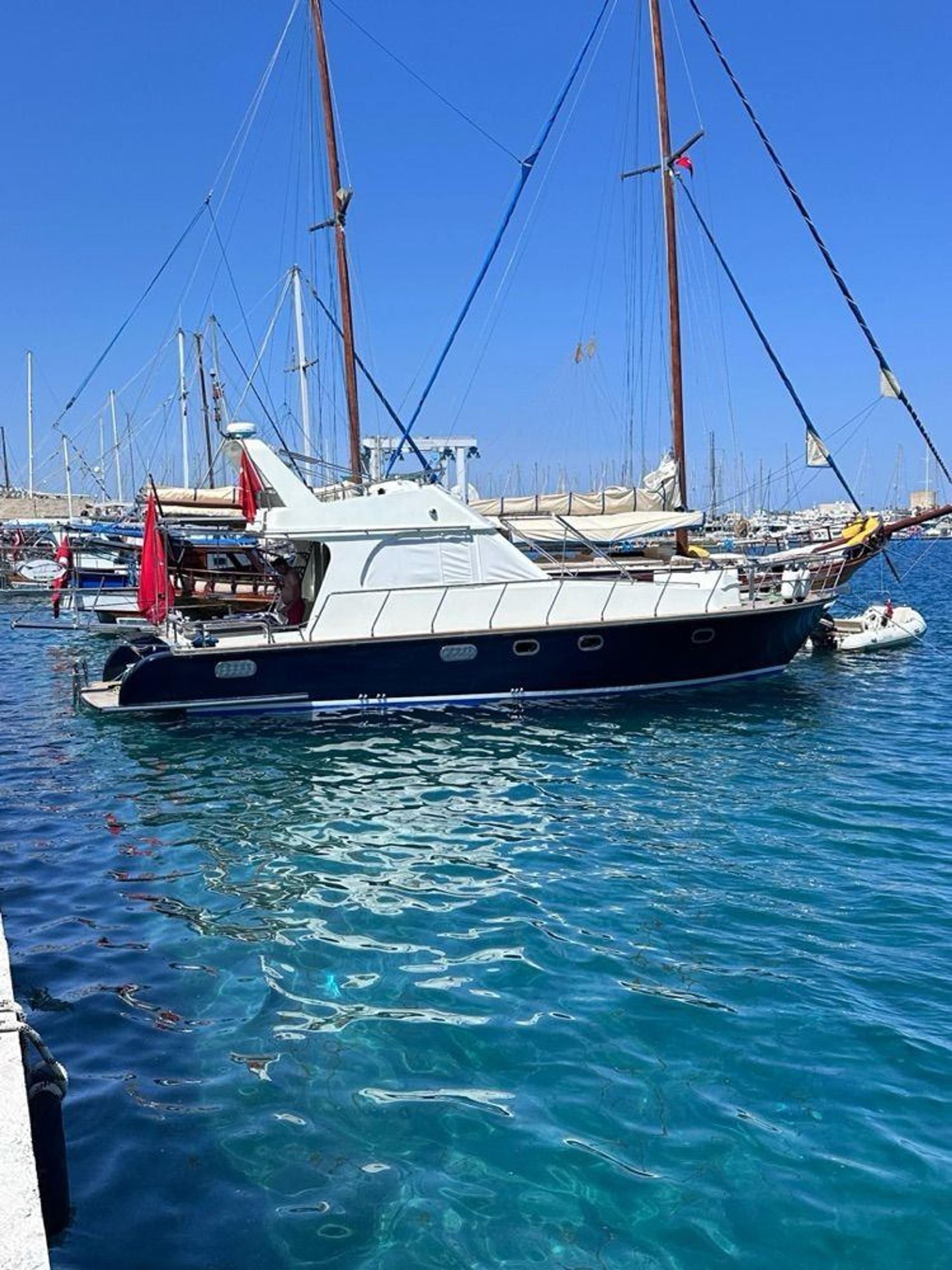 Kiralık Özel yapım 12m Motoryat - 882 - photo 1