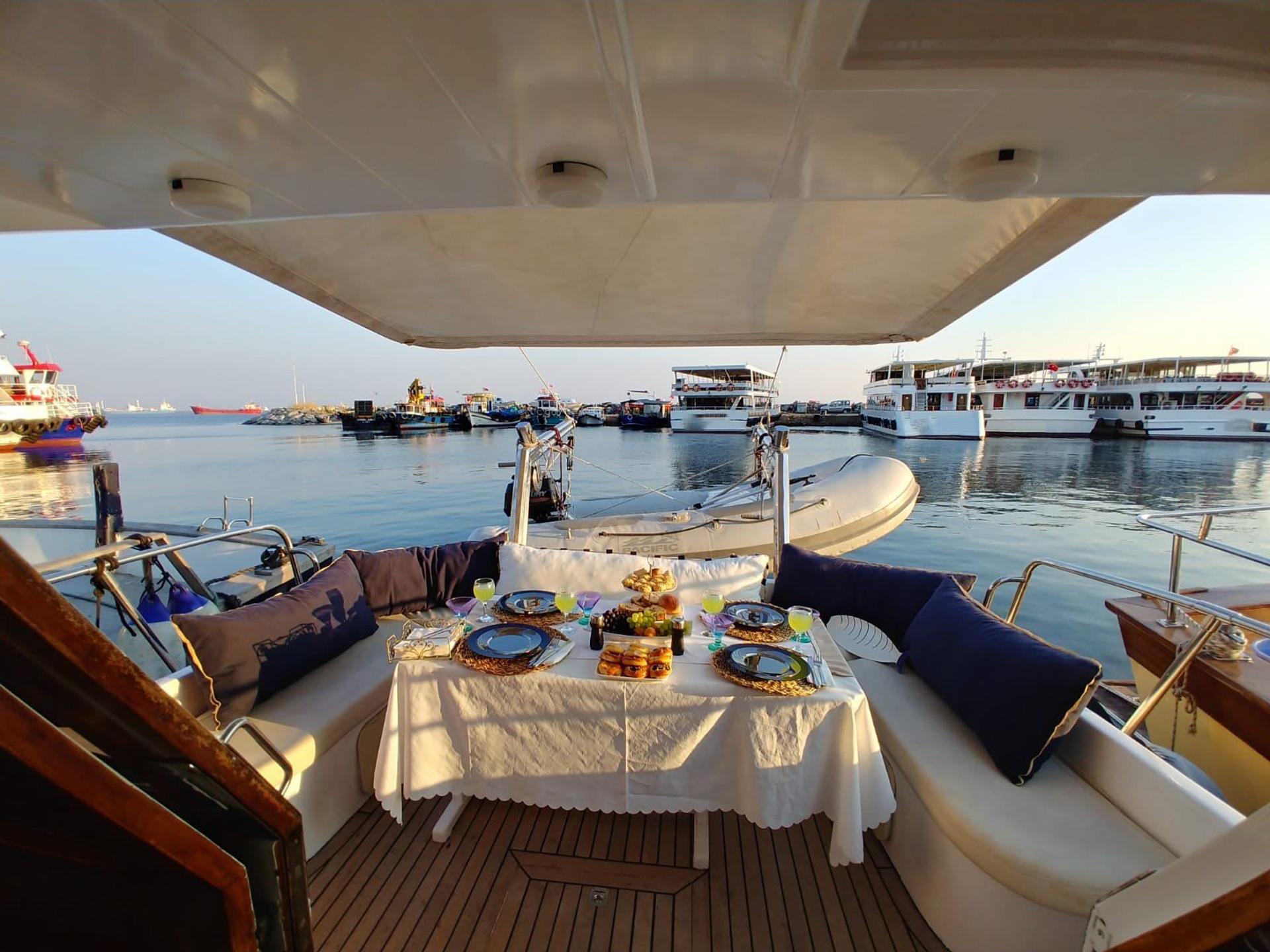Rental Custom made 13m Motor Yacht - 440 - photo 5