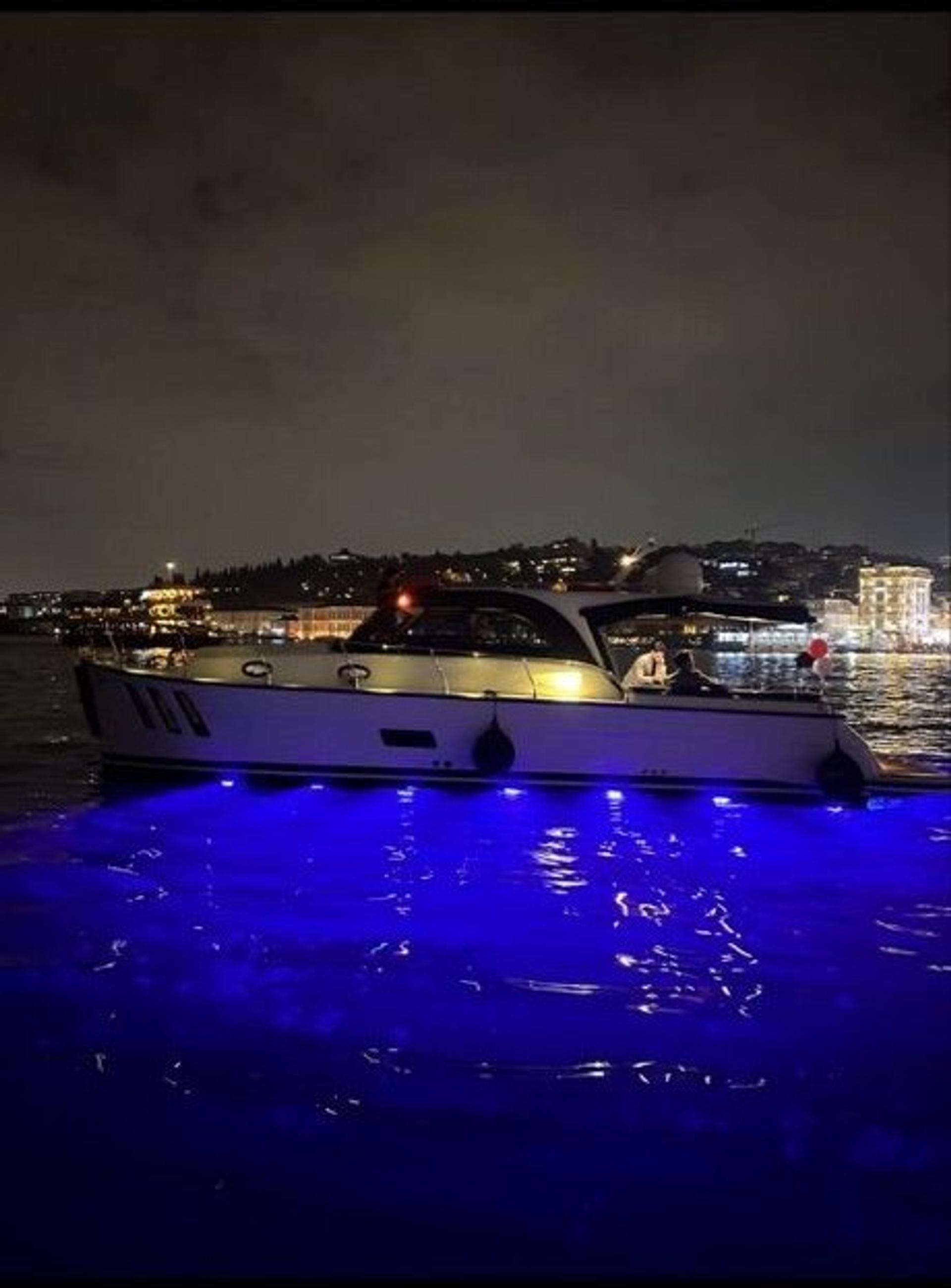 Rental Custom made 13m Motor Yacht - 1102 - photo 5