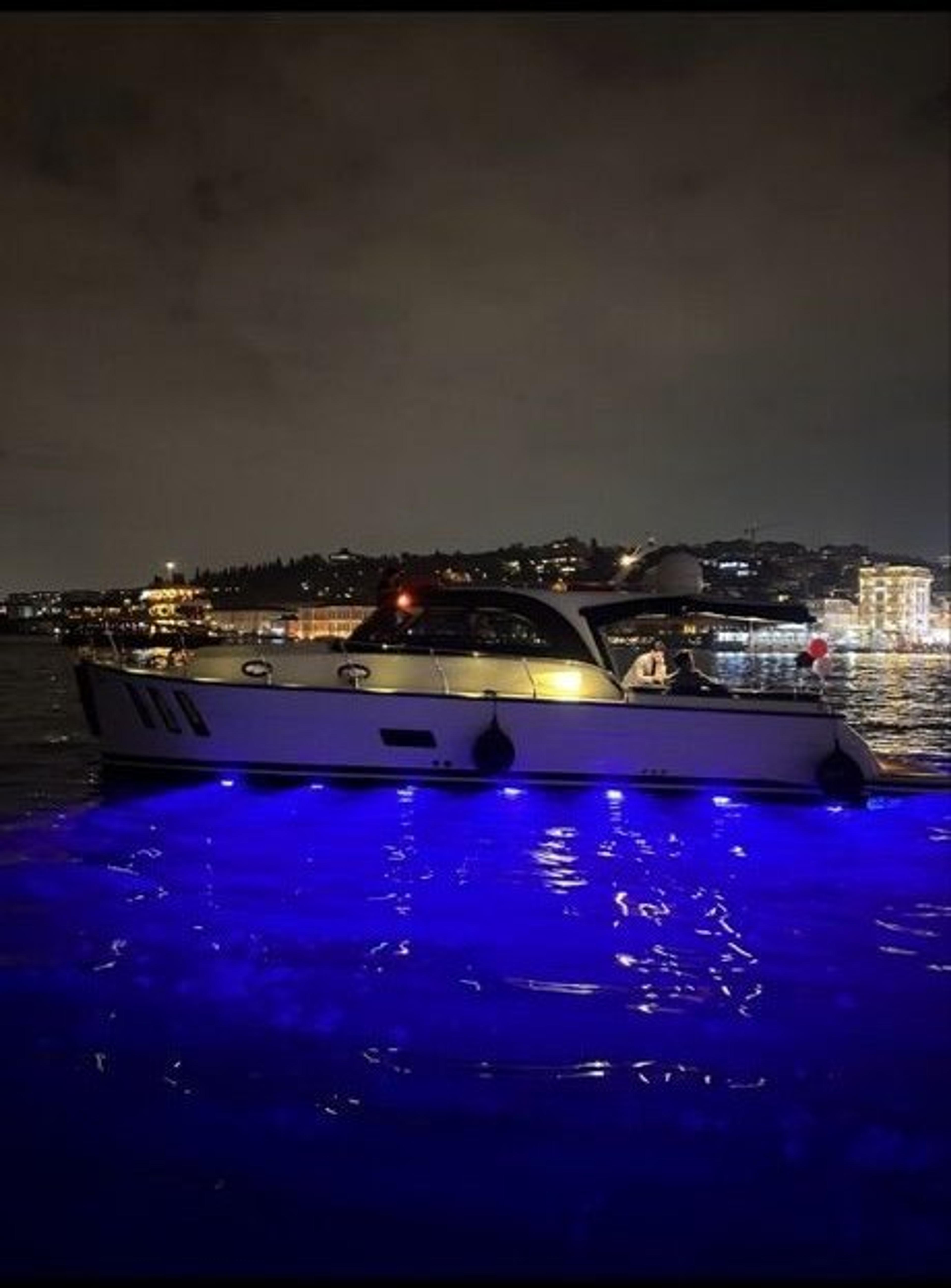 Rental Custom made 13m Motor Yacht - 1102 - photo 5