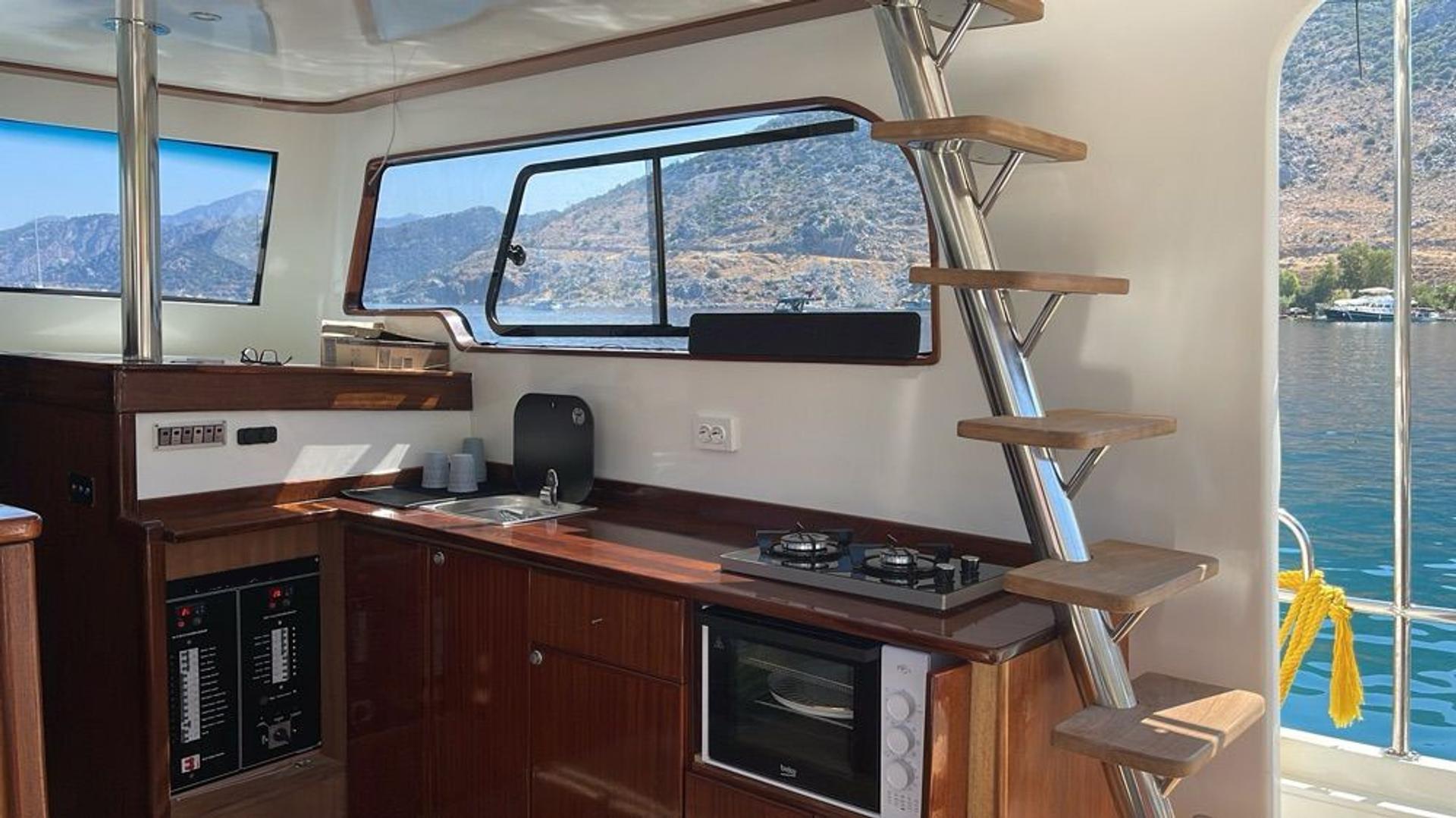 Rental Custom made 14m Motor Yacht - 619 - photo 13
