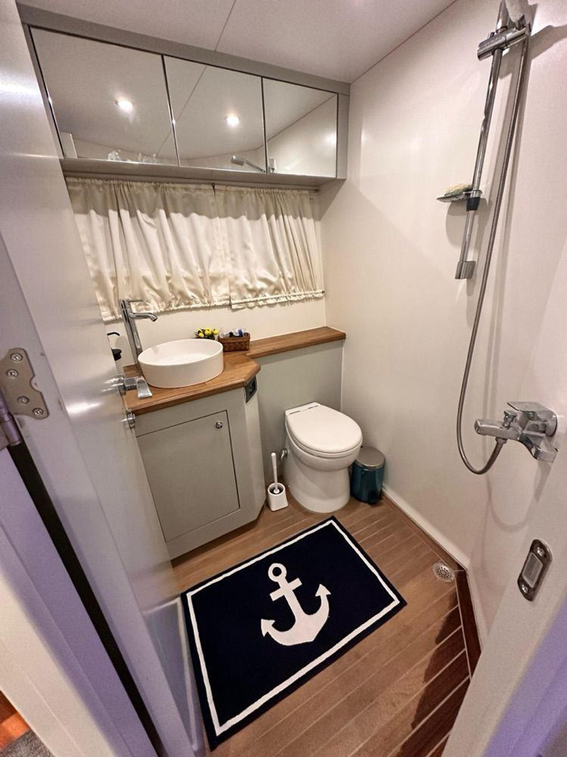 Rental Custom made 13m Motor Yacht - 633 - photo 10