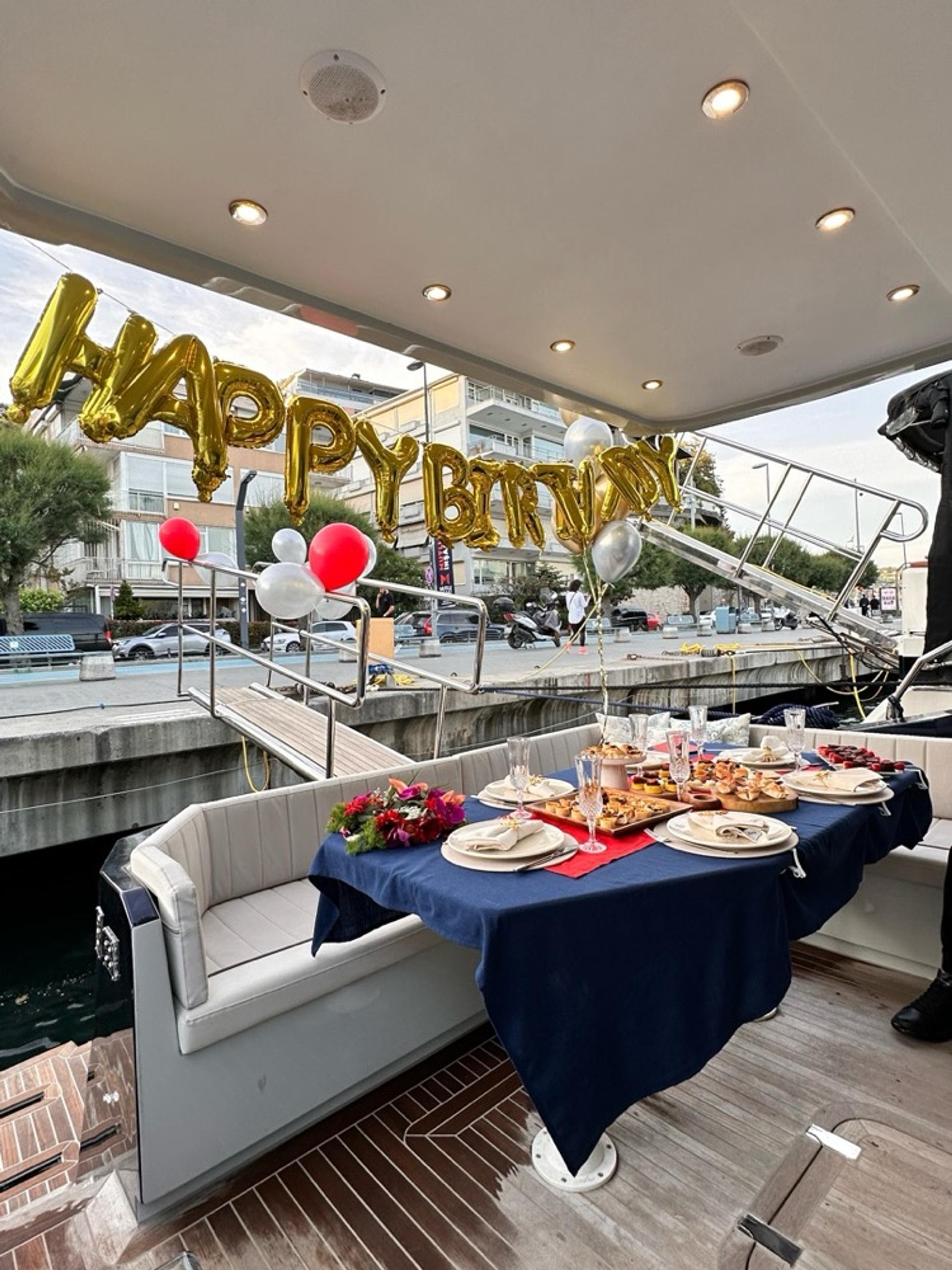 Rental Custom made 14m Motor Yacht - 381 - photo 16