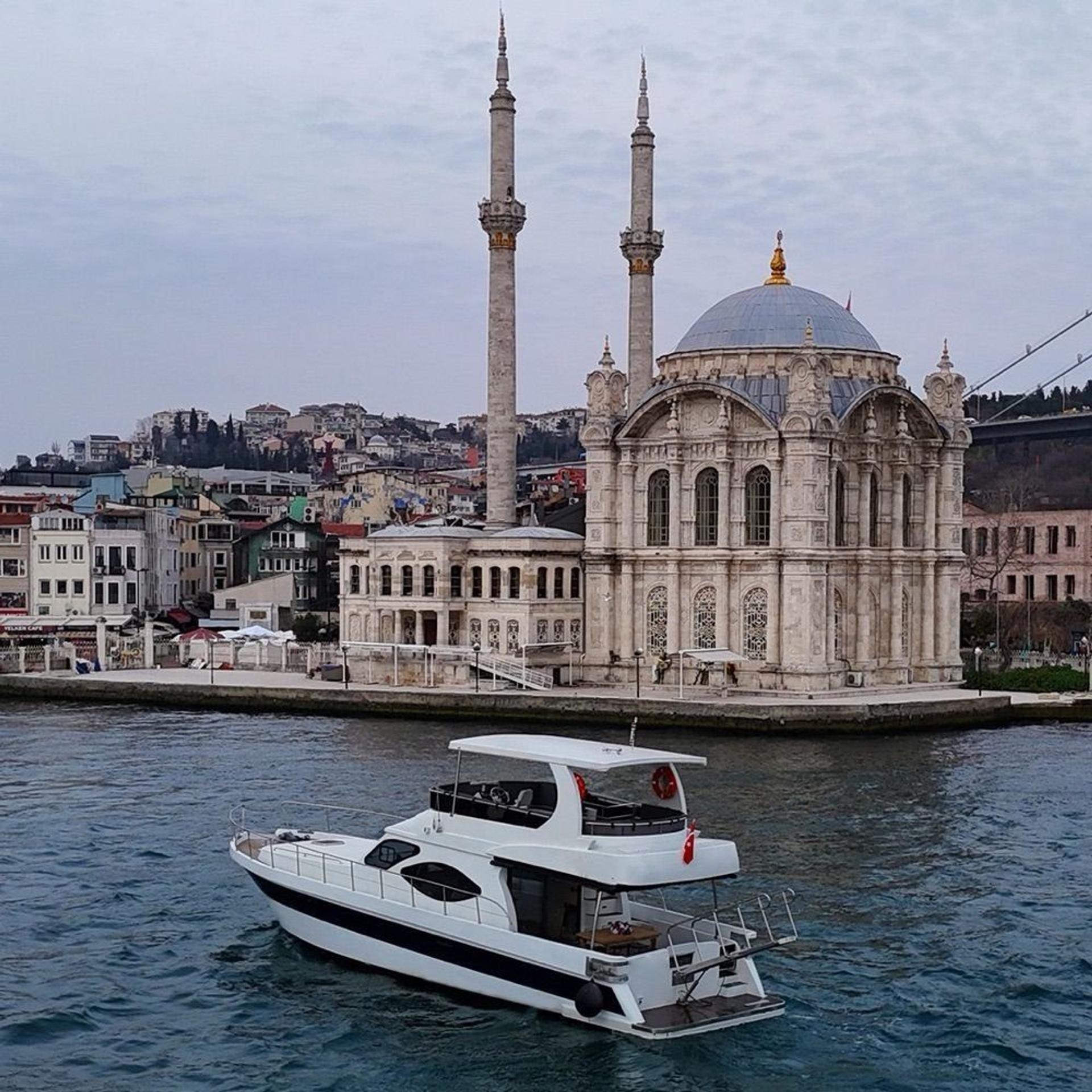 Rental Custom made 17m Motor Yacht - 411 - photo 4