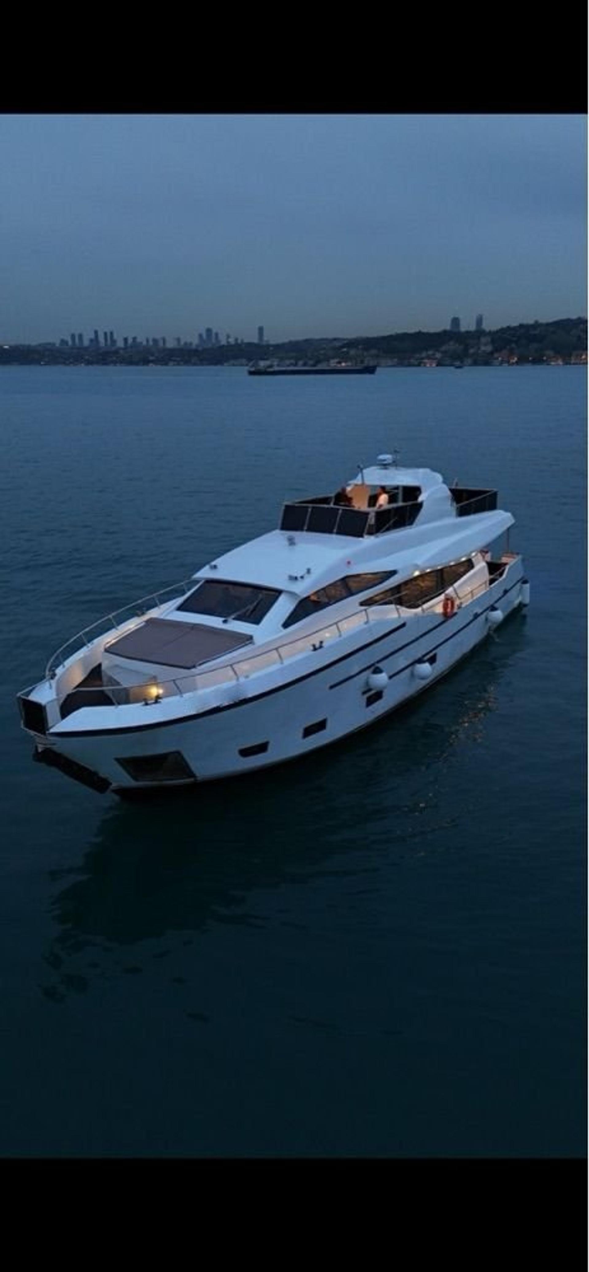 Rental Custom made 22m Motor Yacht - 1107 - photo 2