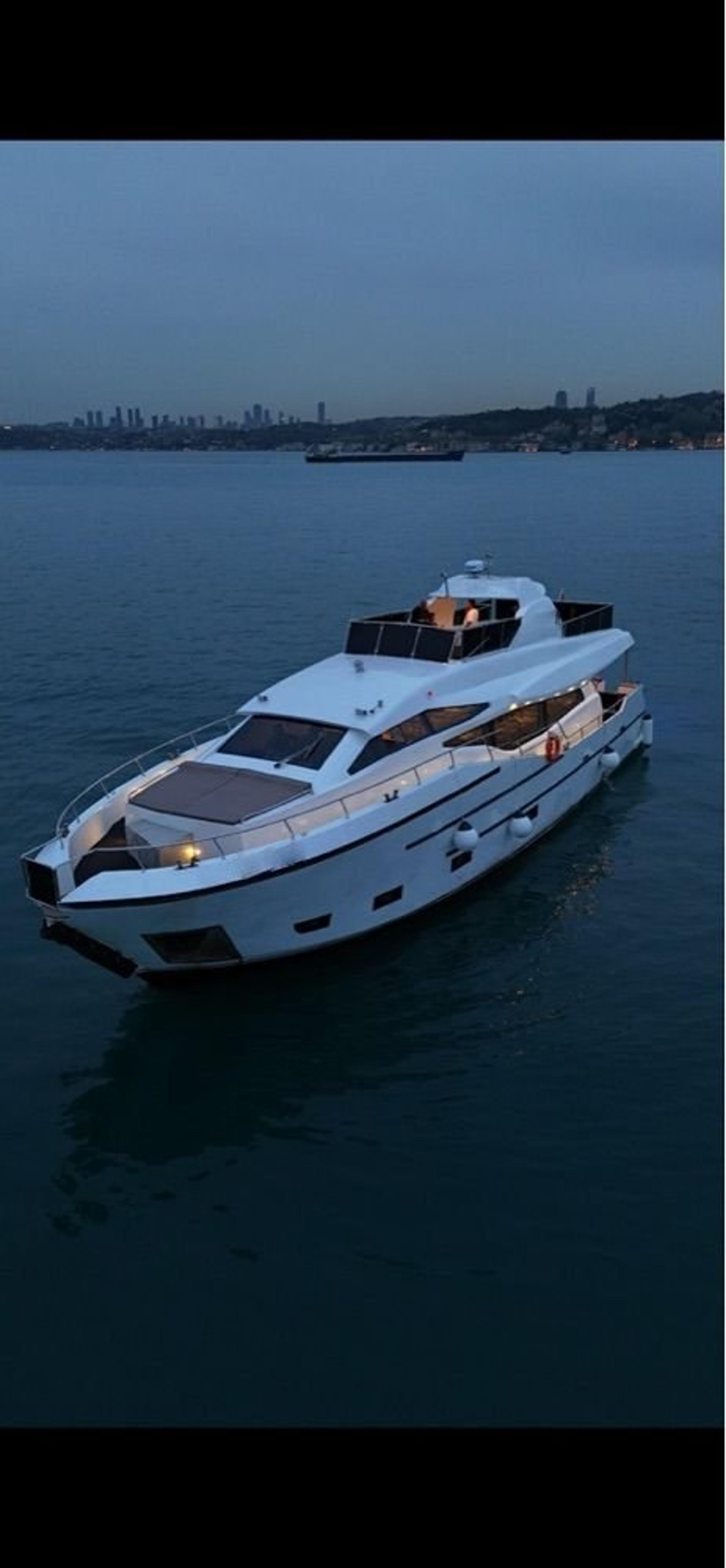 Rental Custom made 22m Motor Yacht - 1107 - photo 2