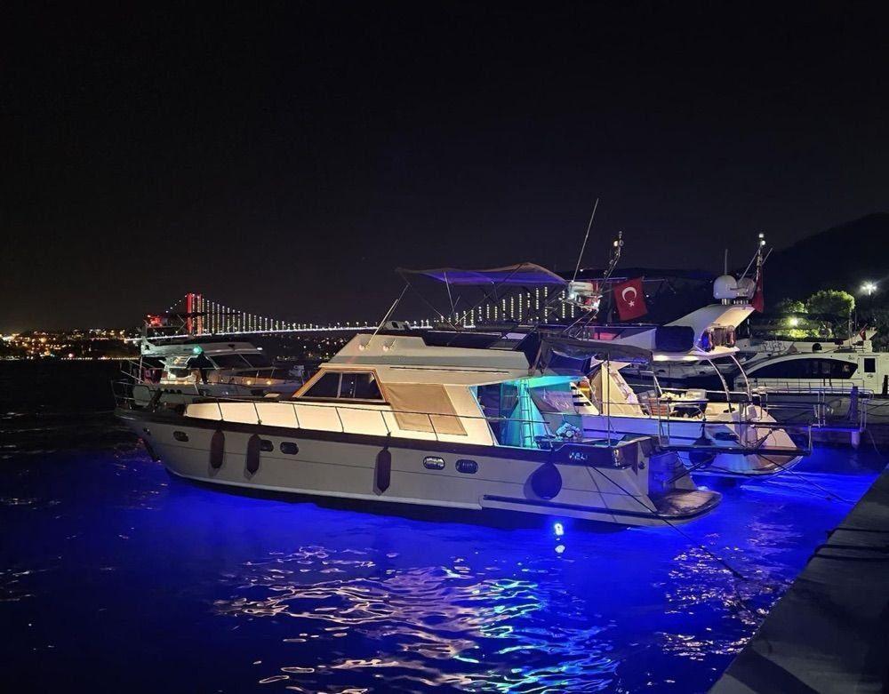 Rental Custom made 14m Motor Yacht - 385-1