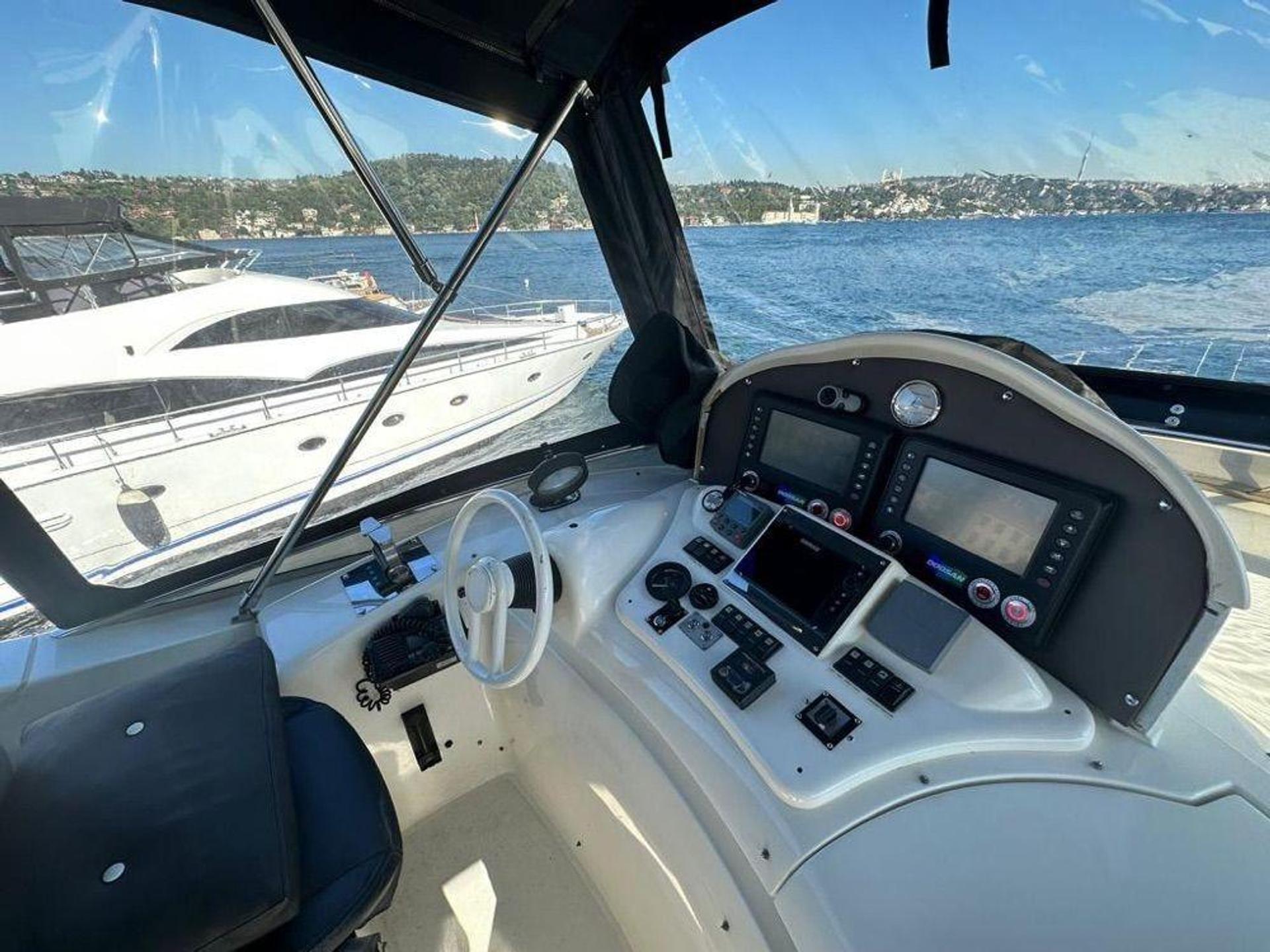 Kiralık Azimut 22m Motoryat - 347 - photo 16