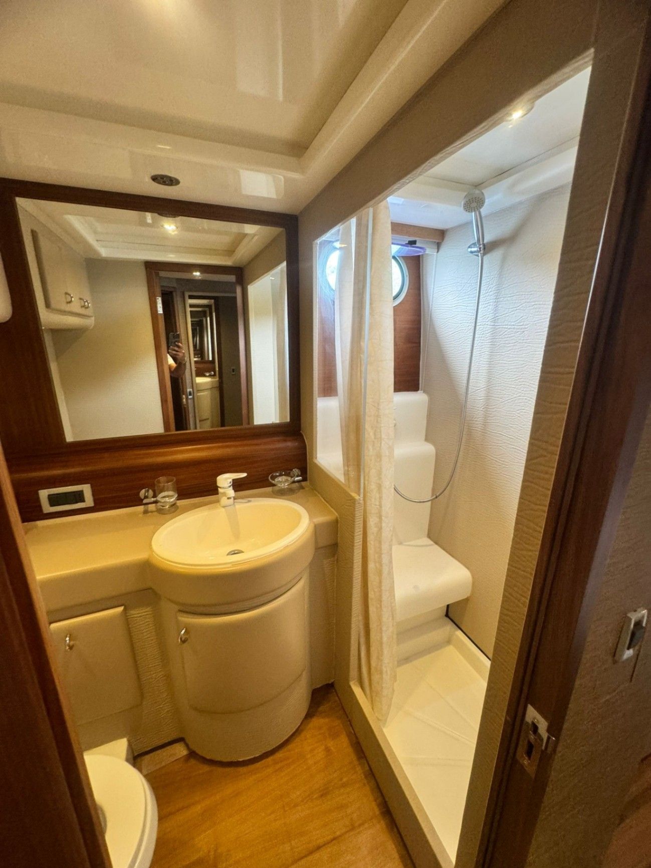 Özel yapım 28m Motoryat