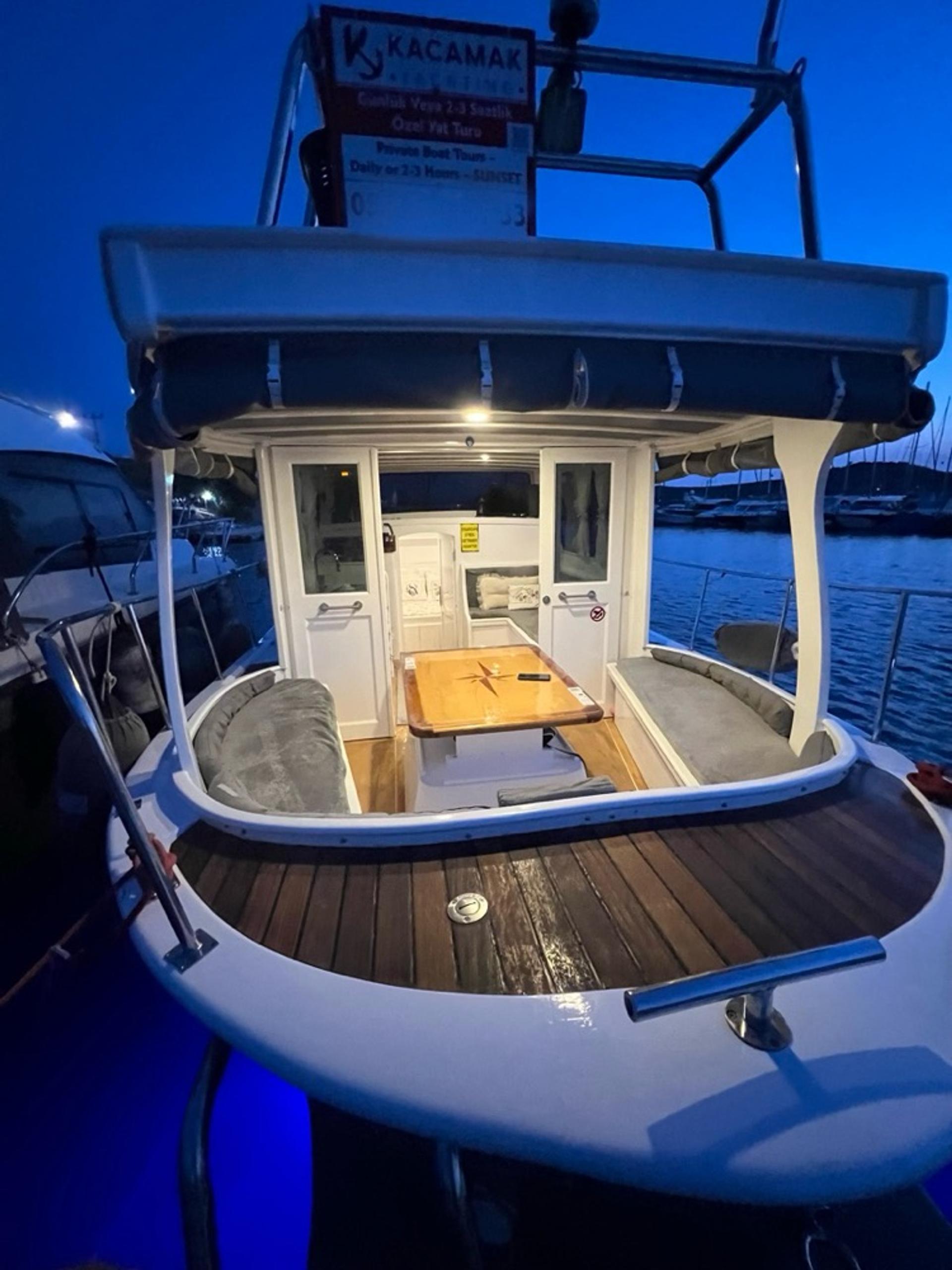 Rental Custom made 10m Motor Yacht - 813 - photo 3