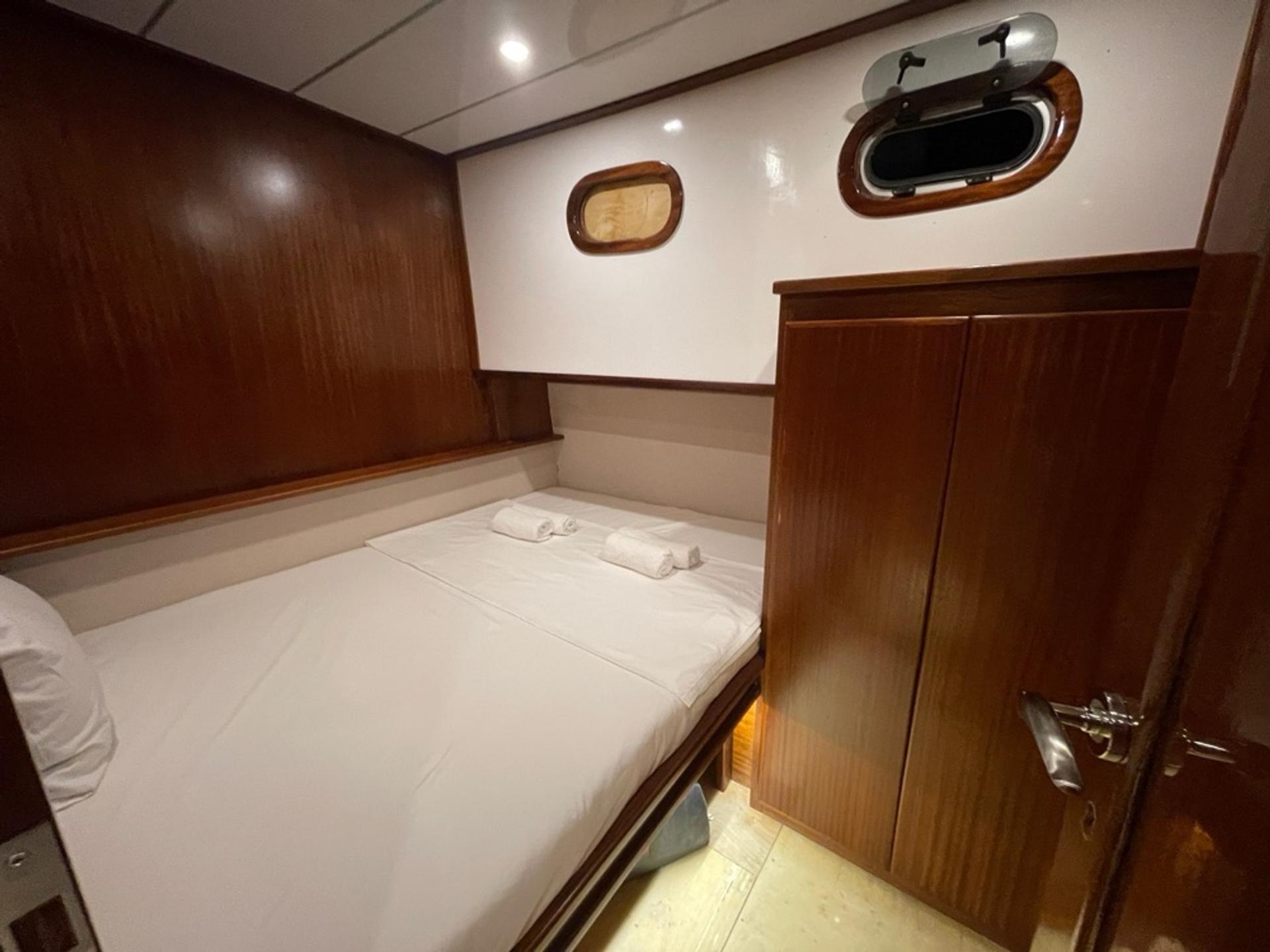 Rental Custom made 14m Motor Yacht - 619 - photo 17