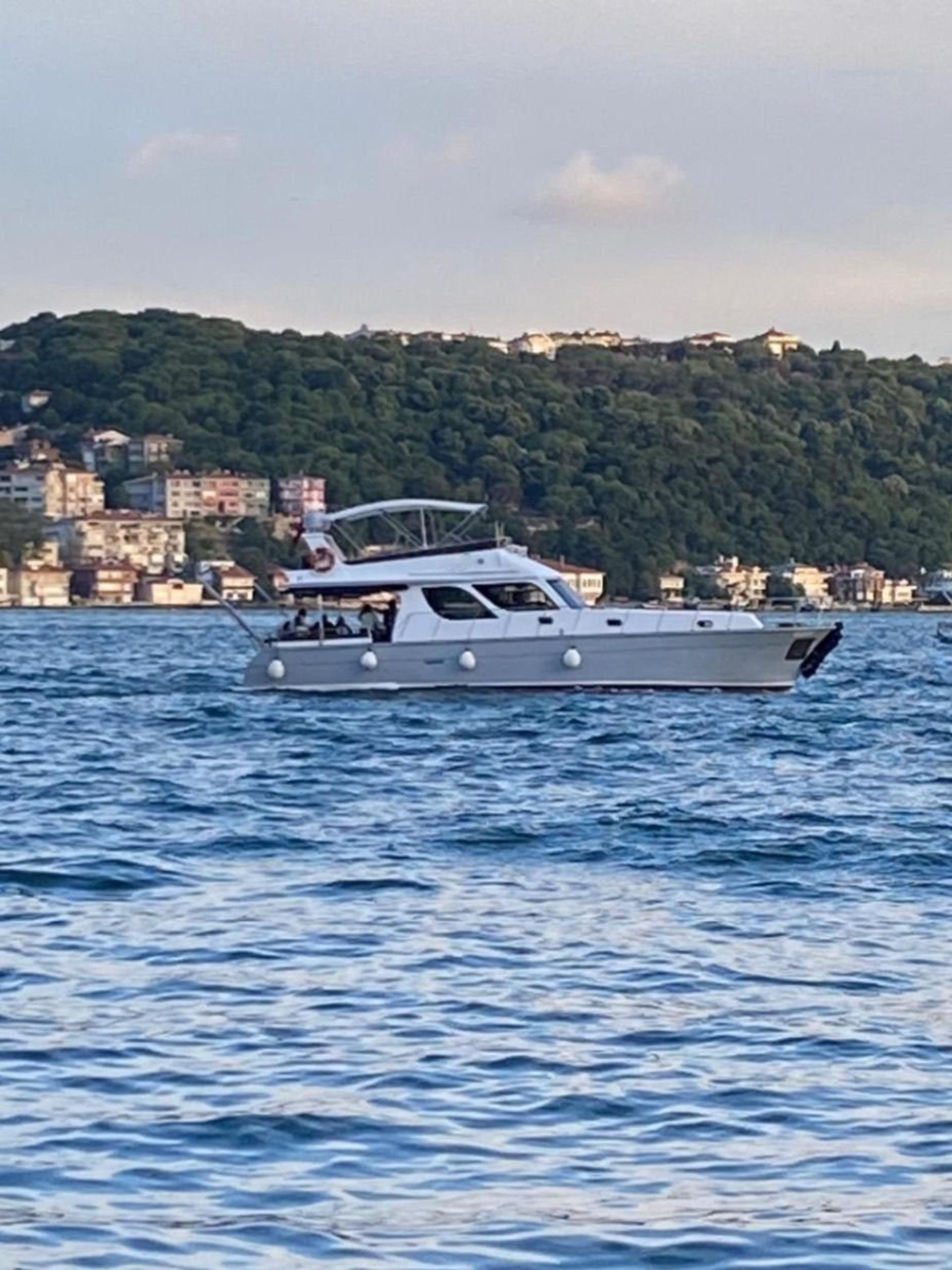 Rental Custom made 17m Motor Yacht - 352 - photo 4