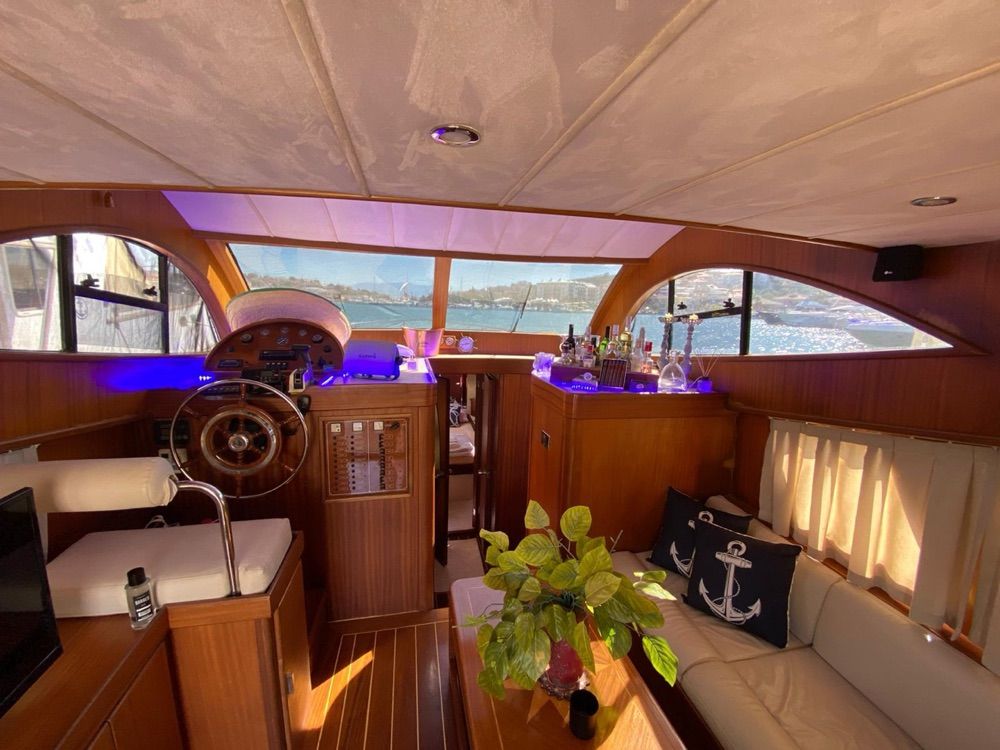 Özel yapım 14m Motoryat