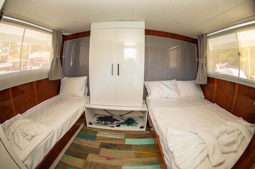 Rental Custom made 20m Motor Yacht - 727-10