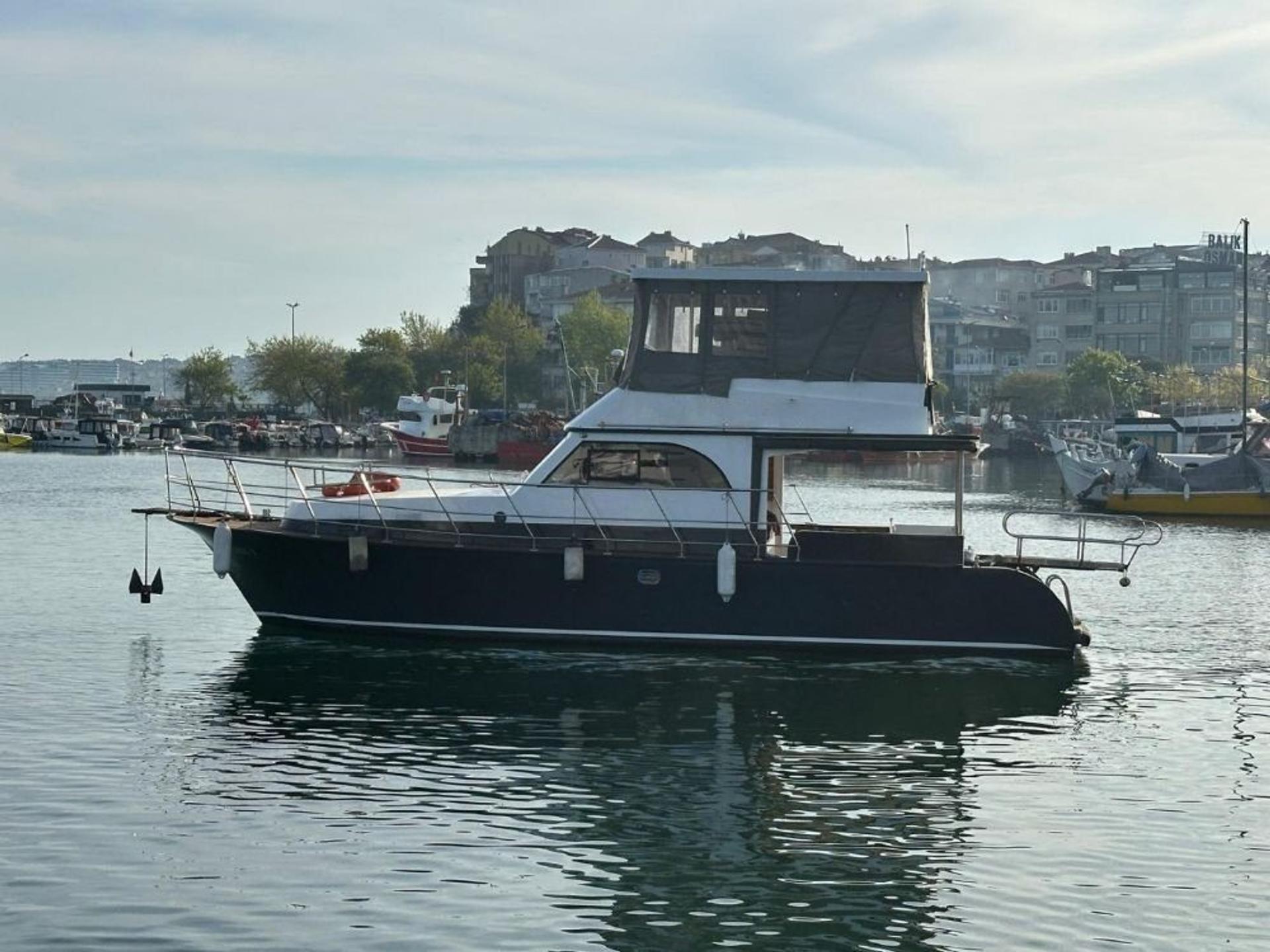 Rental Custom made 12m Motor Yacht - 881 - photo 1
