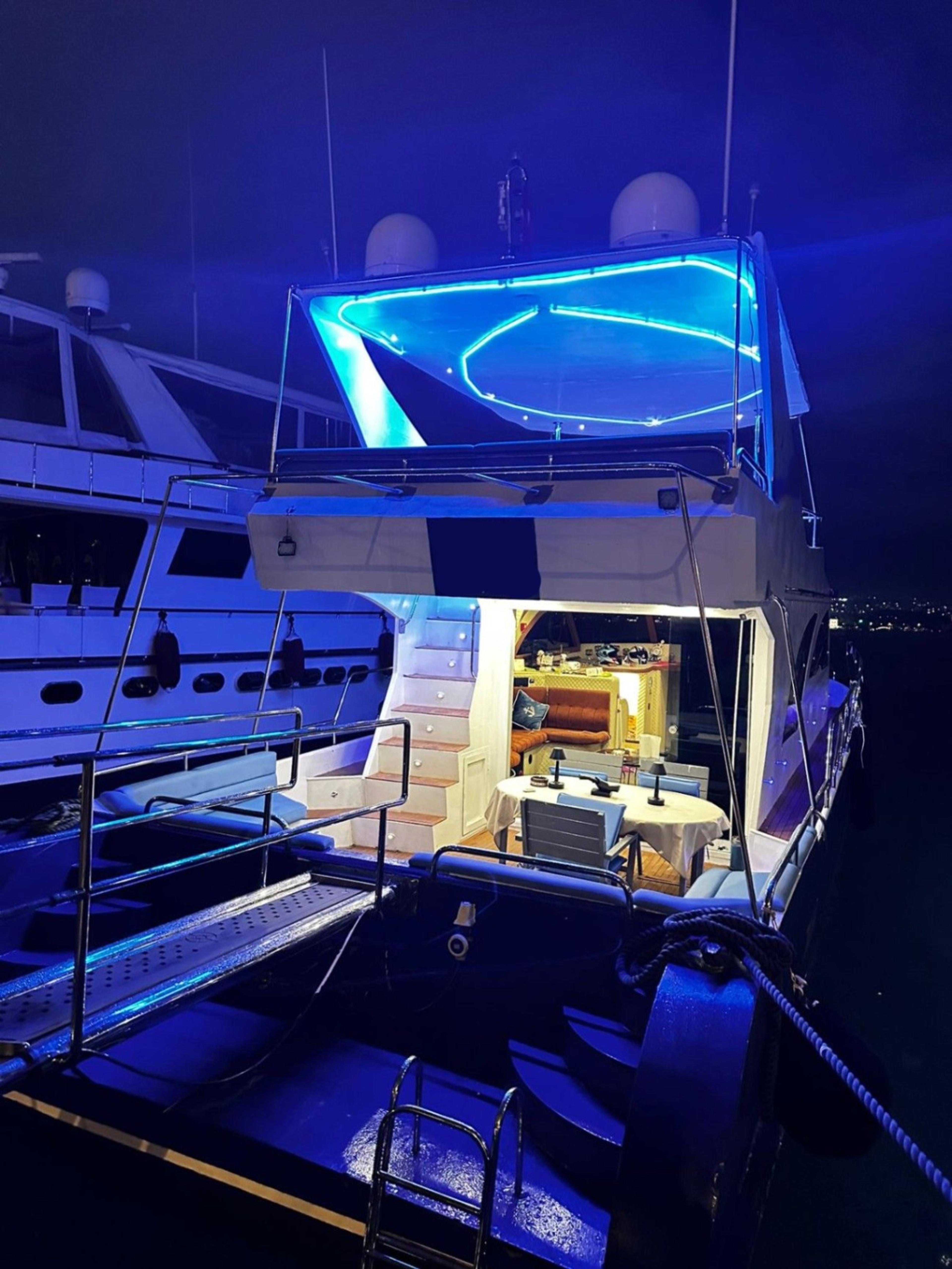 Kiralık Yacht 12m Motoryat - 570 - photo 3