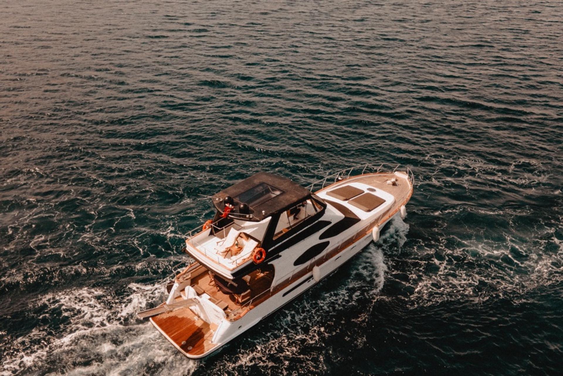 Rental Custom made 19m Motor Yacht - 992 - photo 3