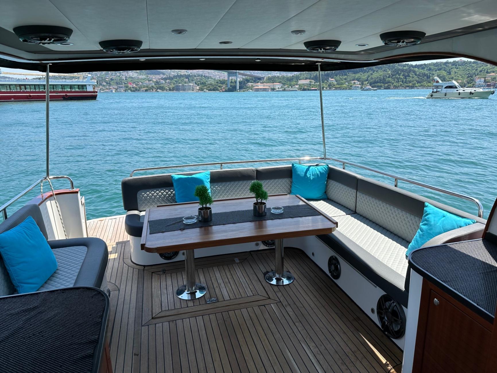 Rental Custom made 12m Motor Yacht - 398-9