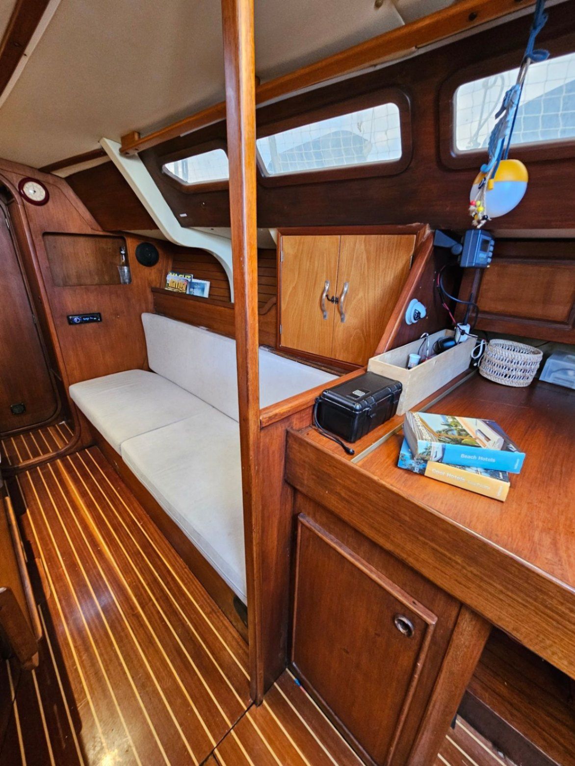 Jeanneau 11m Yelkenli