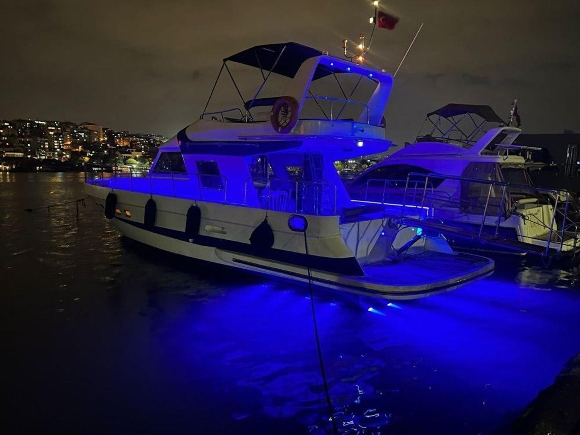 Rental Custom made 17m Motor Yacht - 395 - photo 2