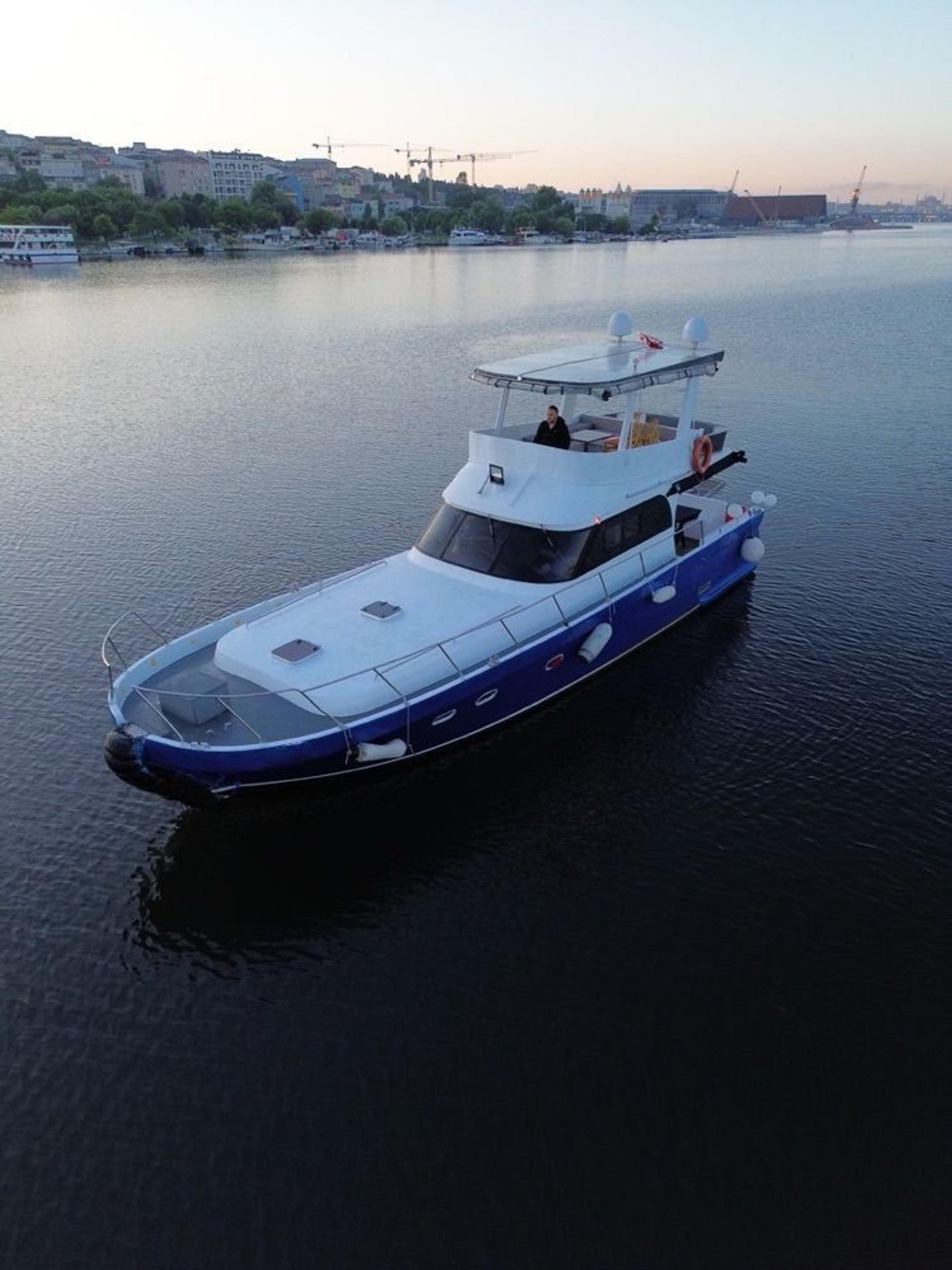 Rental Custom made 14m Motor Yacht - 144 - photo 1