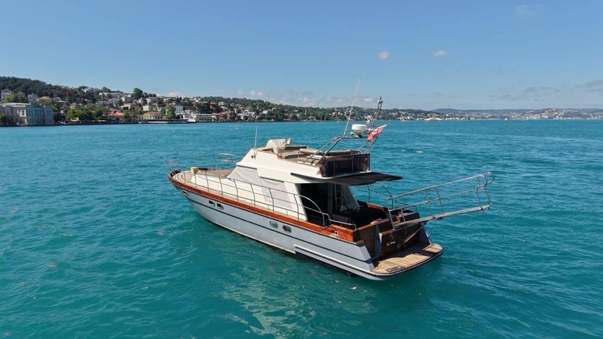 Rental Custom made 14m Motor Yacht - 385 - photo 3