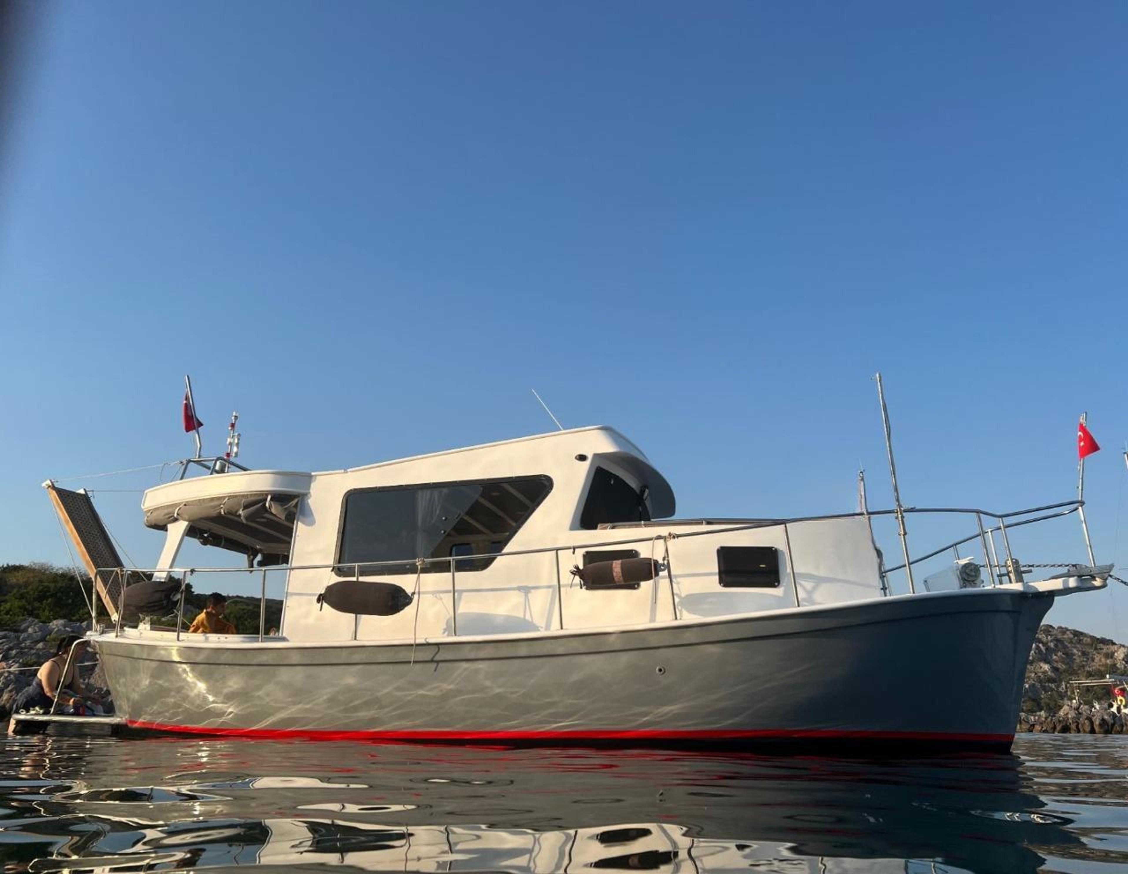 Rental Trawler 10m Motor Yacht - 632 - photo 1